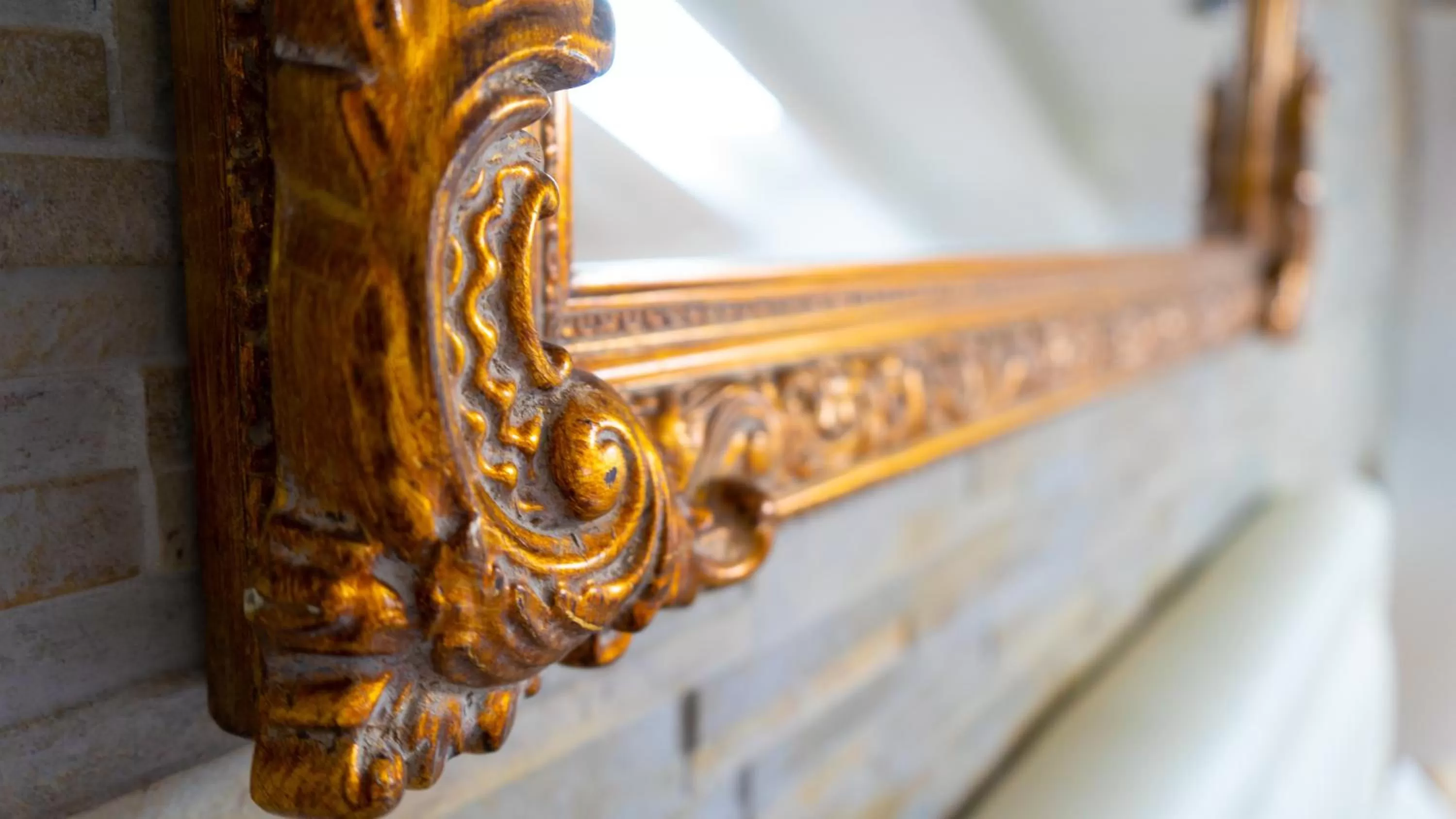 Decorative detail in Tortona52