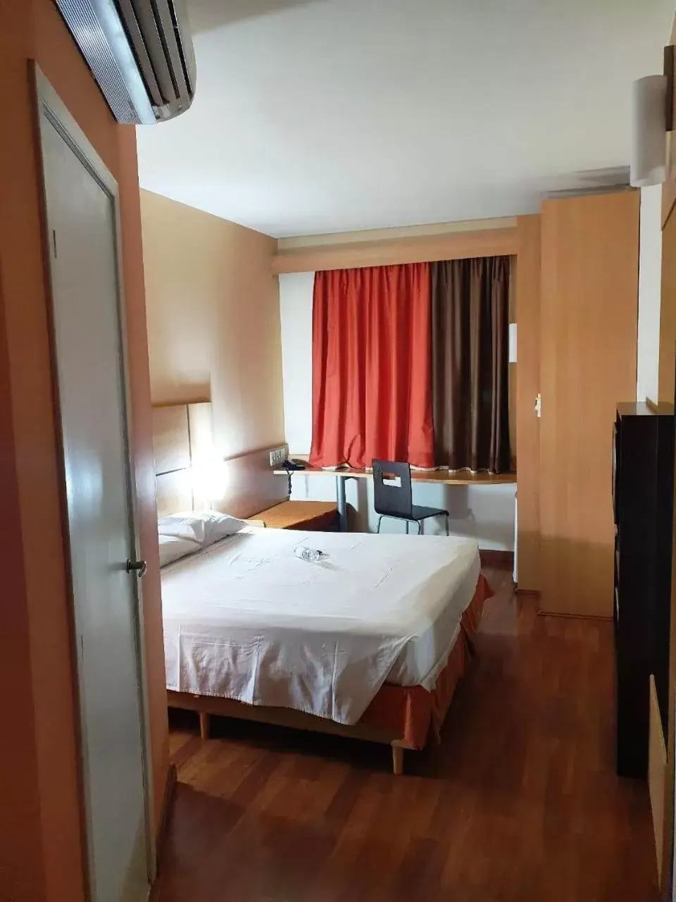 Bedroom, Bed in Ibis Sertaozinho Bedroom, Bed in Ibis Sertaozinho