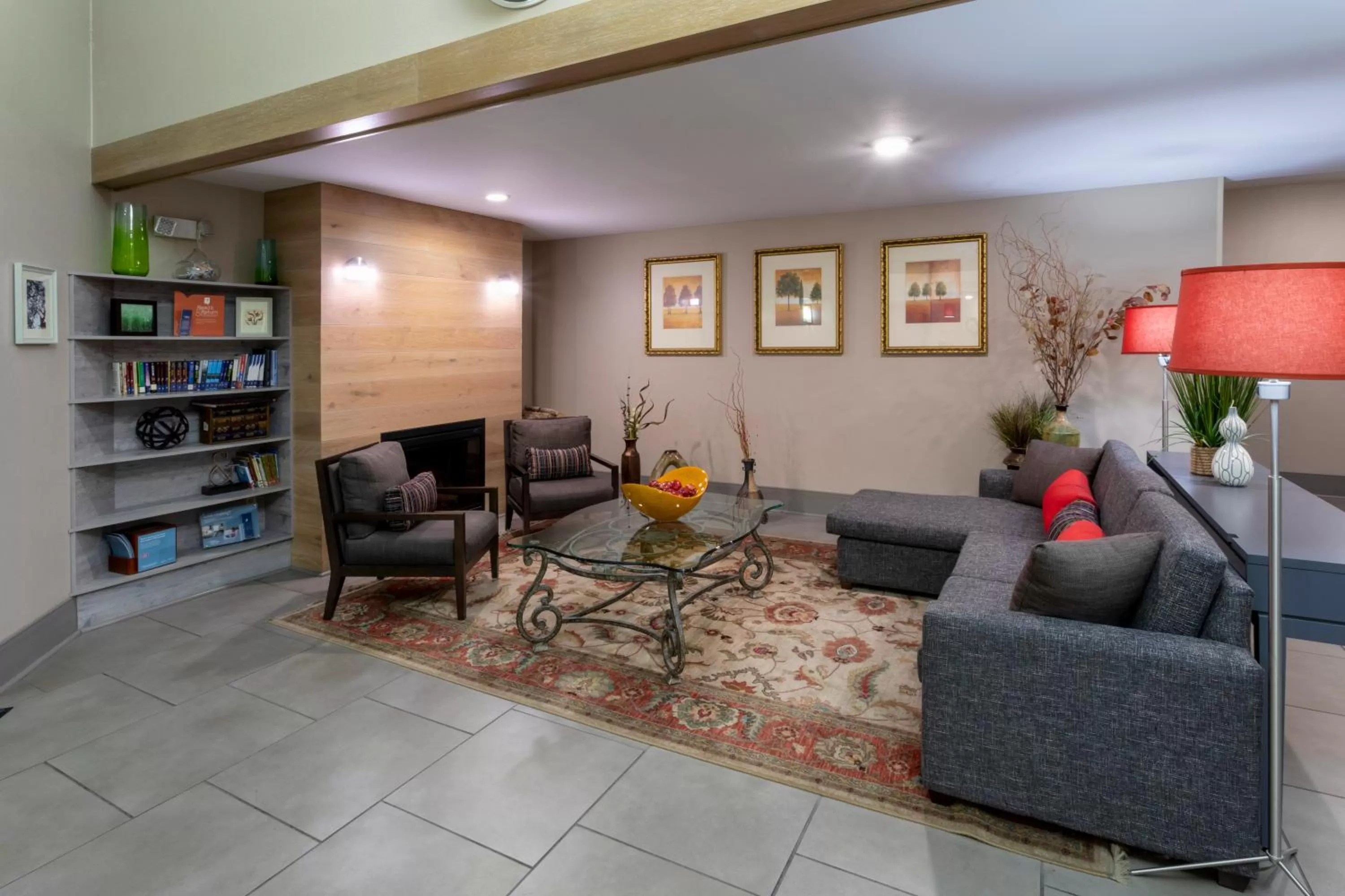 Library in Country Inn & Suites by Radisson, Fargo, ND