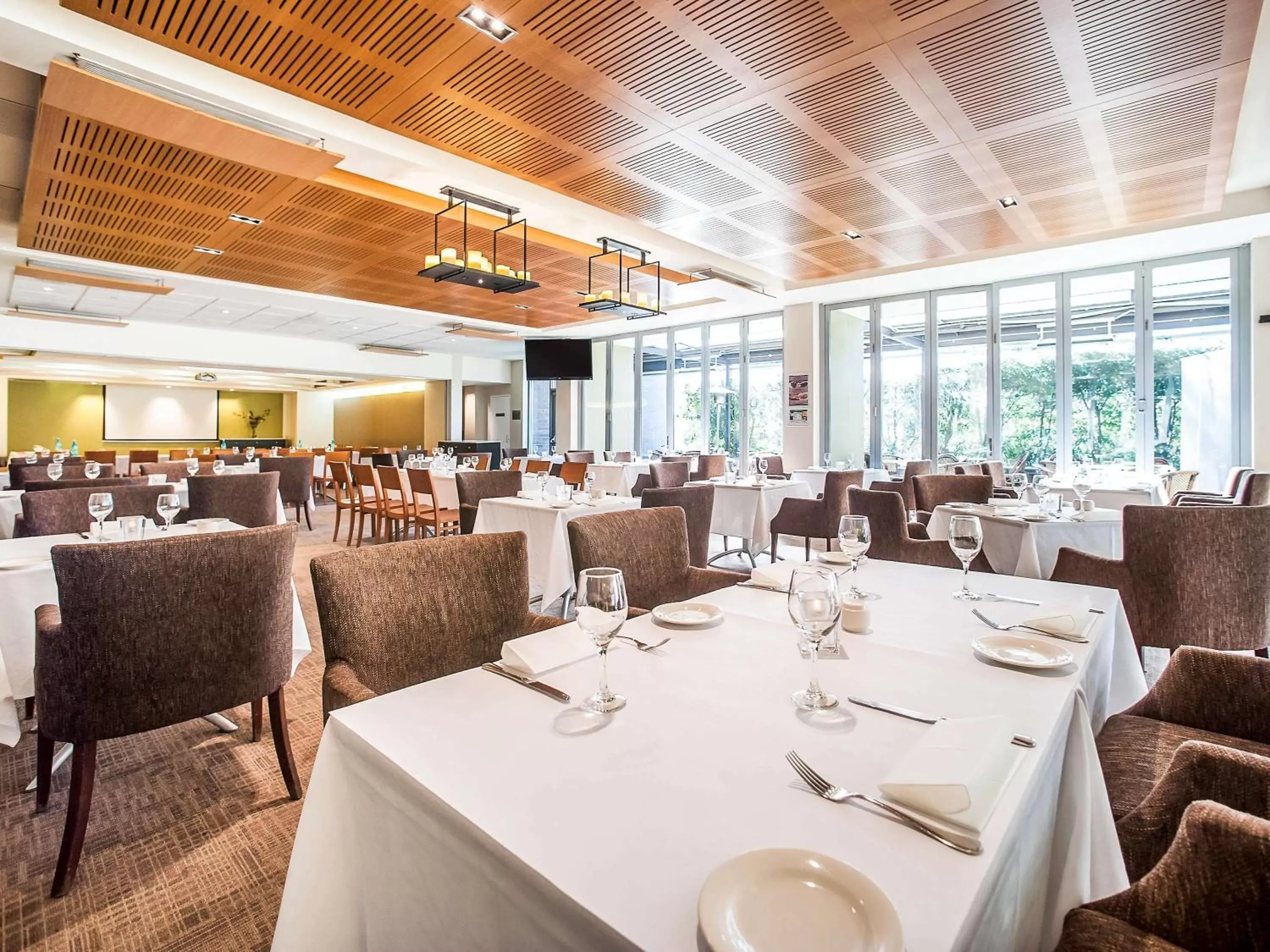 Restaurant/Places to Eat in Ramada Hotel & Suites by Wyndham Cabramatta