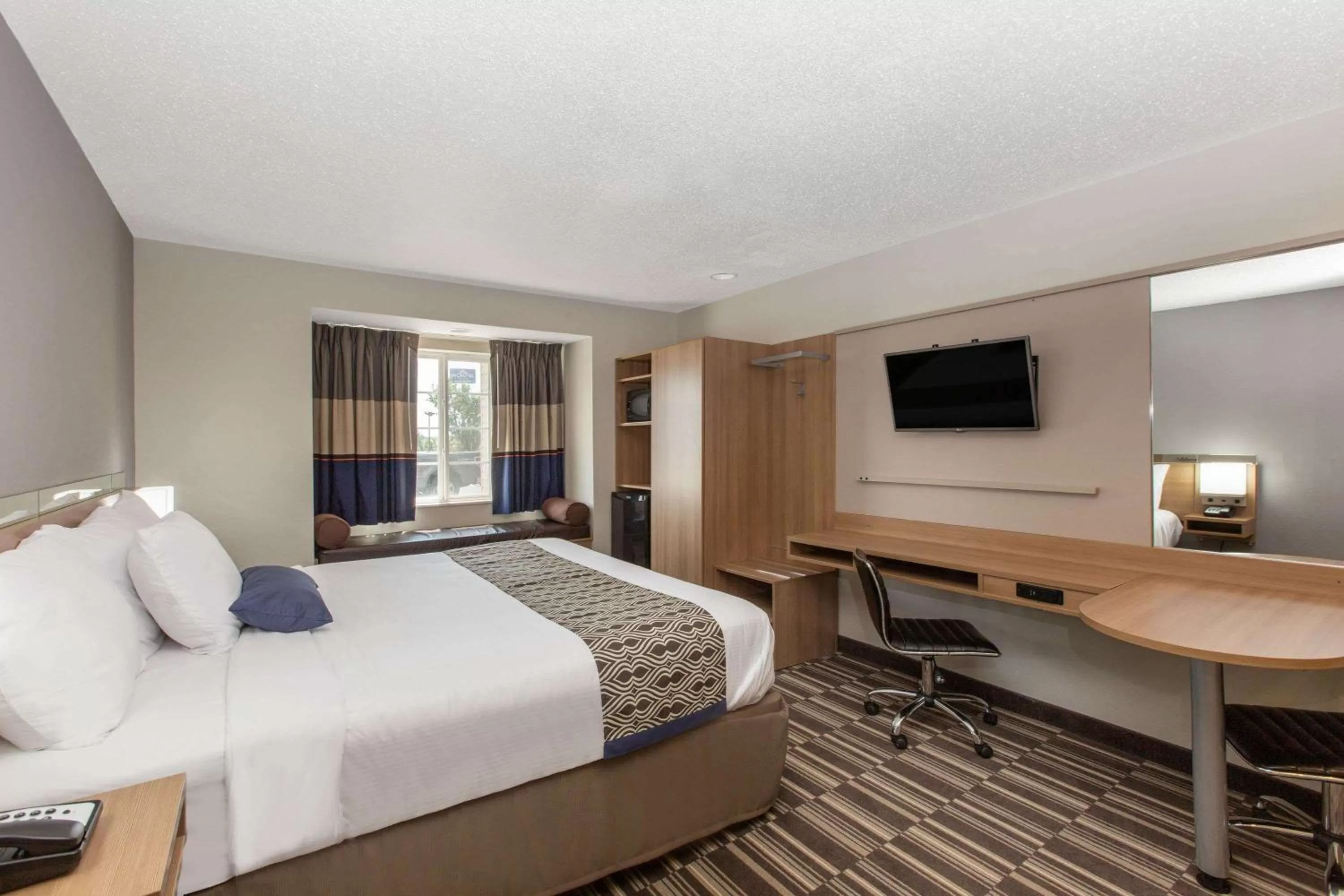 Photo of the whole room, Bed in Microtel Inn & Suites by Wyndham Augusta/Riverwatch