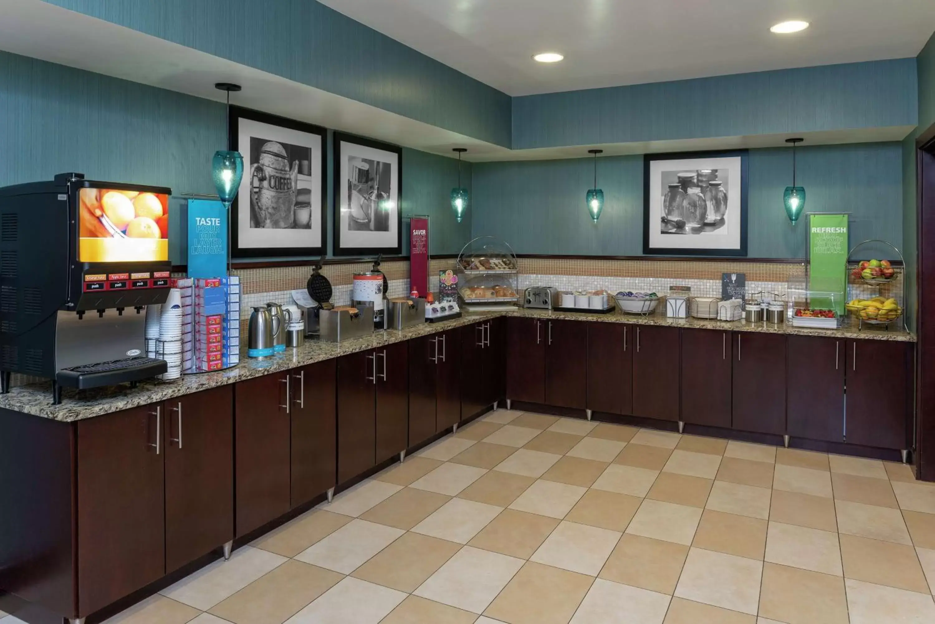 Breakfast, Restaurant/Places to Eat in Hampton Inn East Lansing