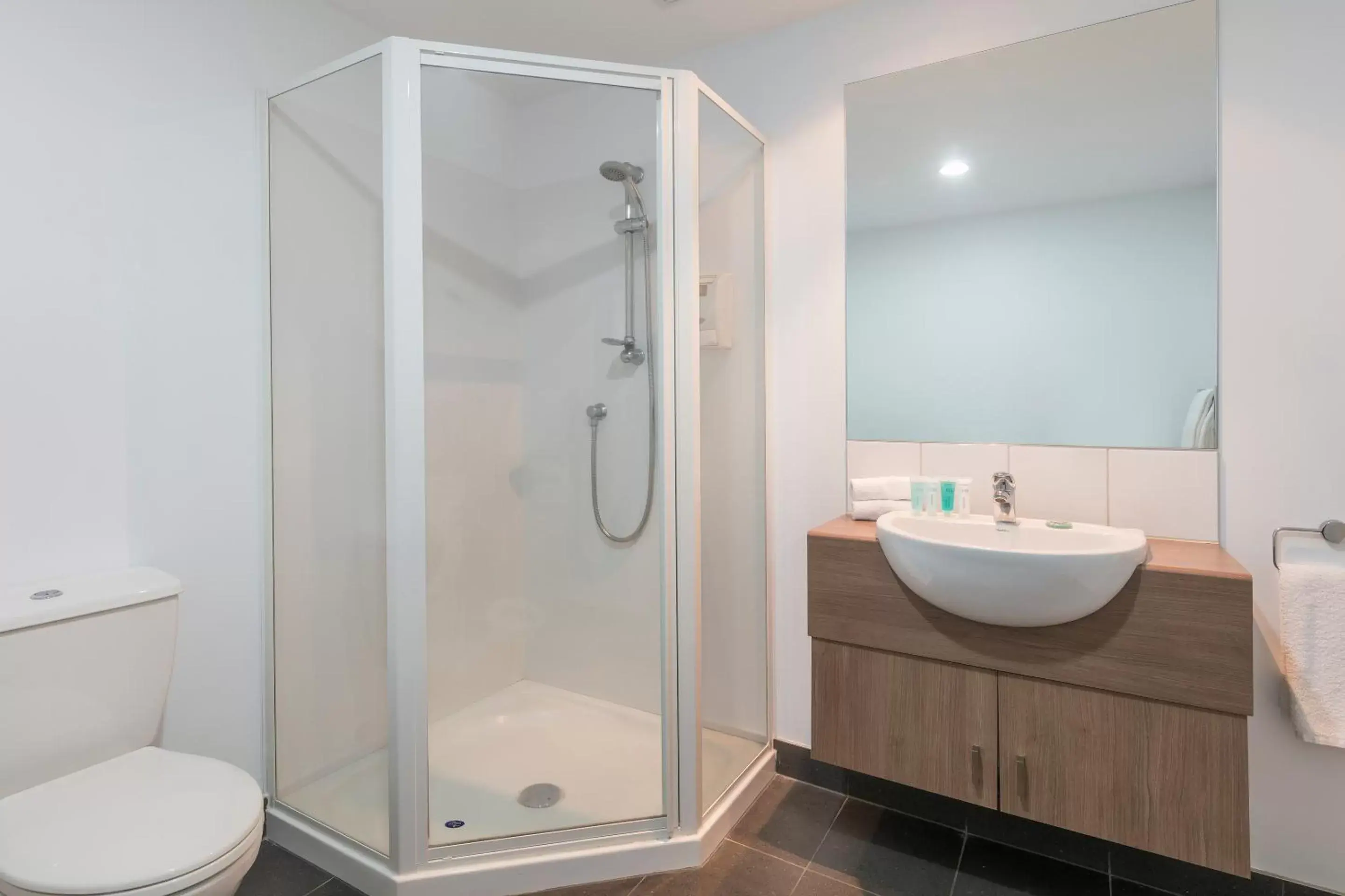 Bathroom in Nesuto St Martins Apartment Hotel