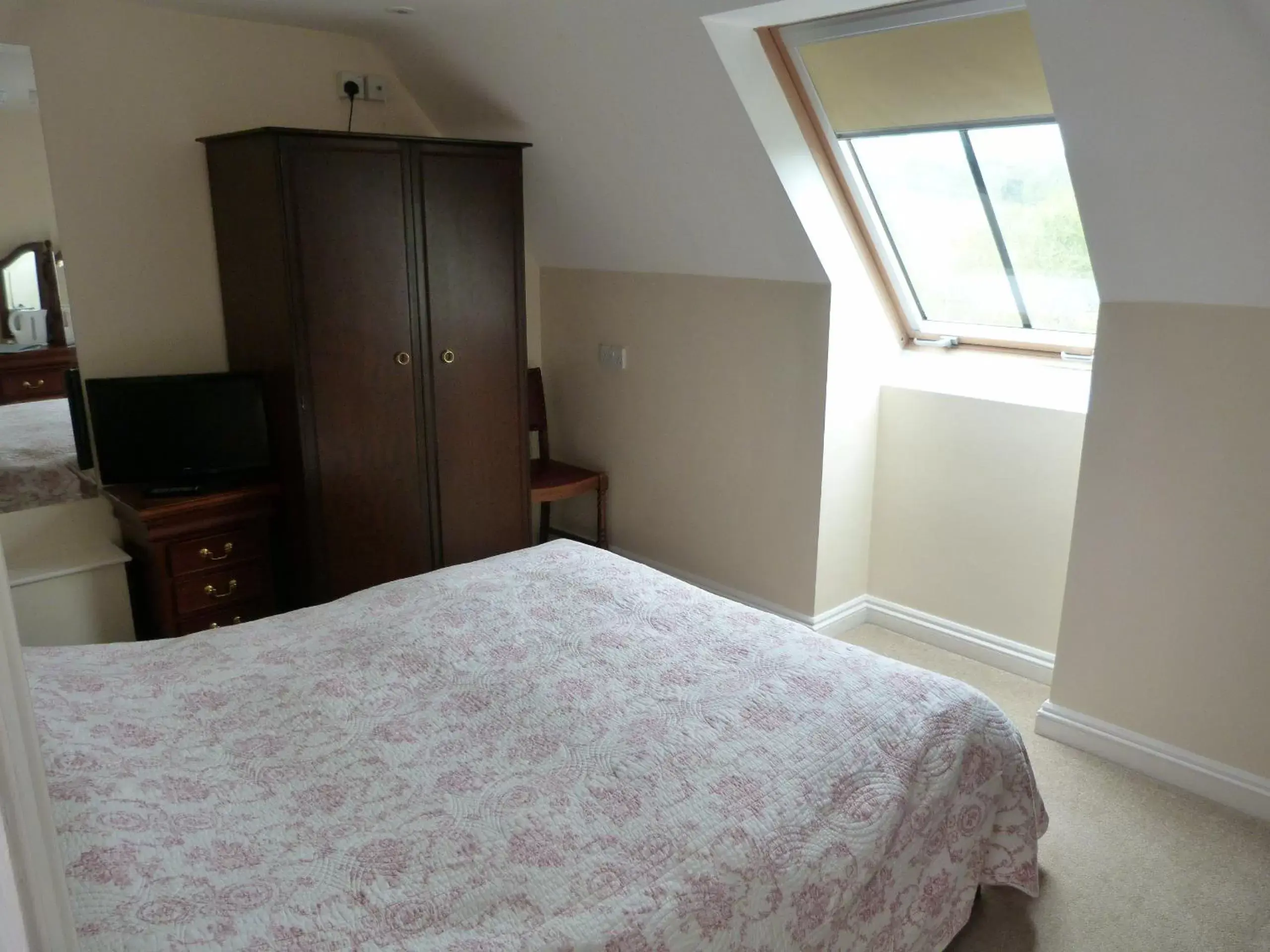 Bed in Cameley Lodge - Self Catering