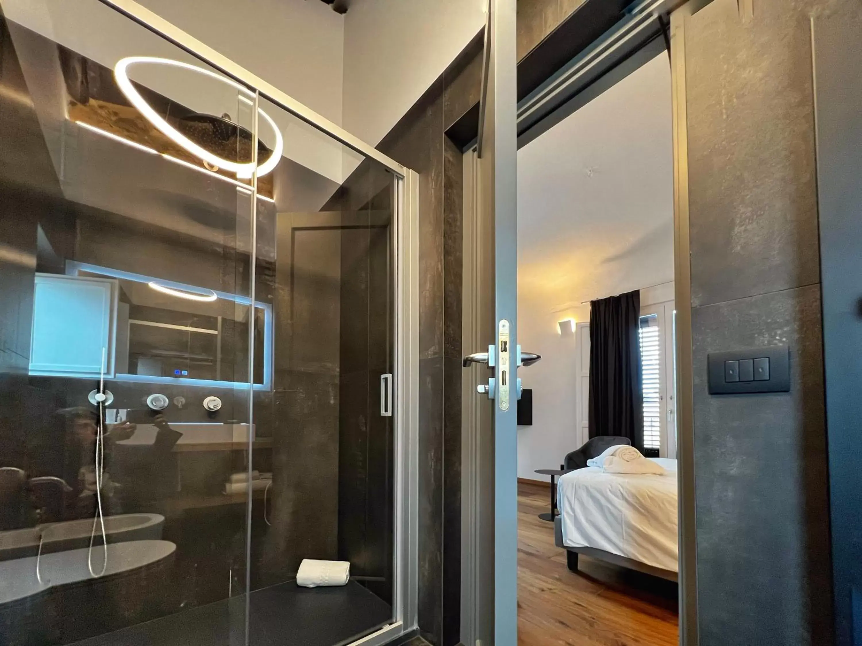 Bathroom in Gioiamia - Luxury Rooms in Cattedrale