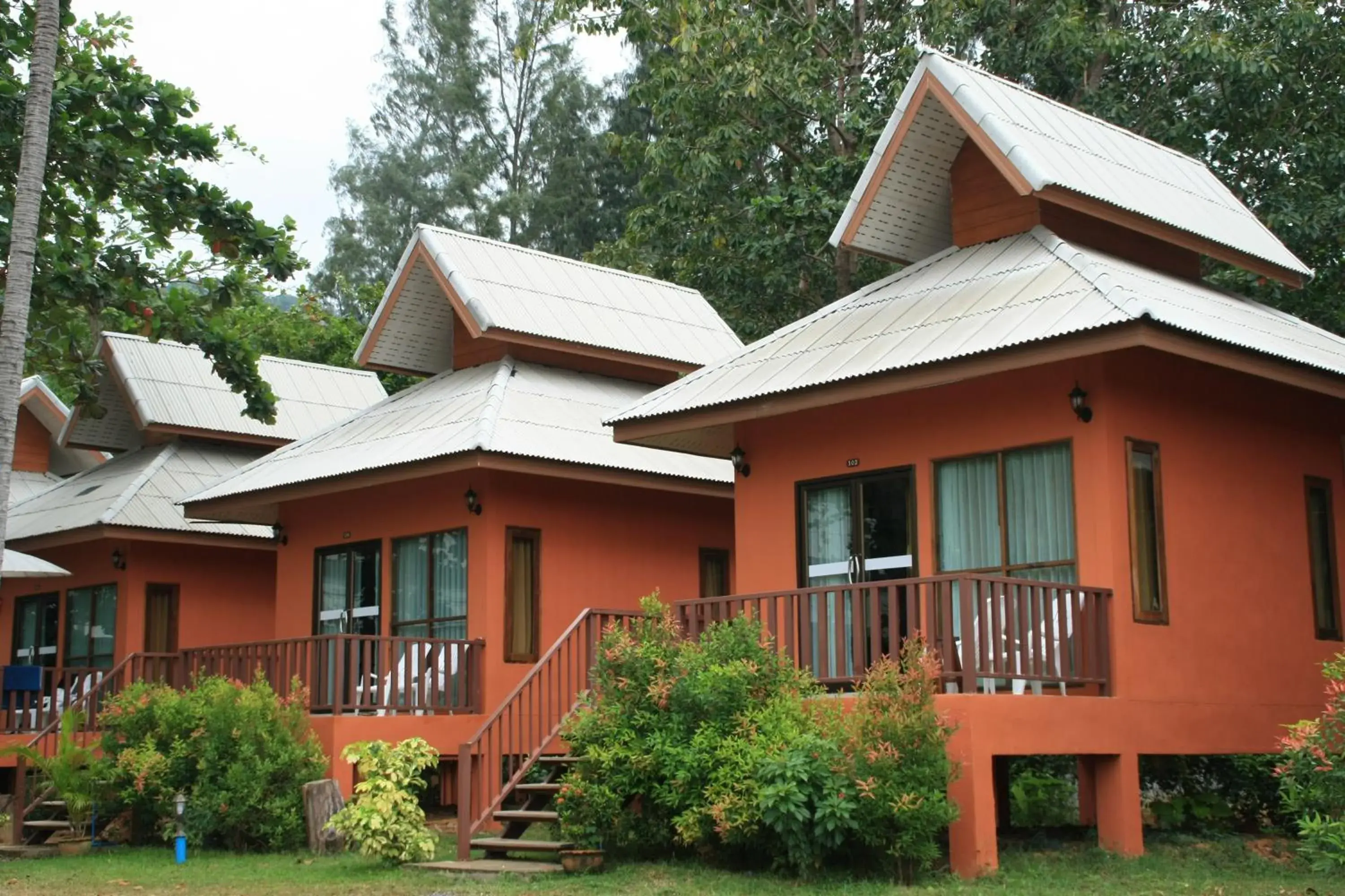 Property Building in Lanta Cottage