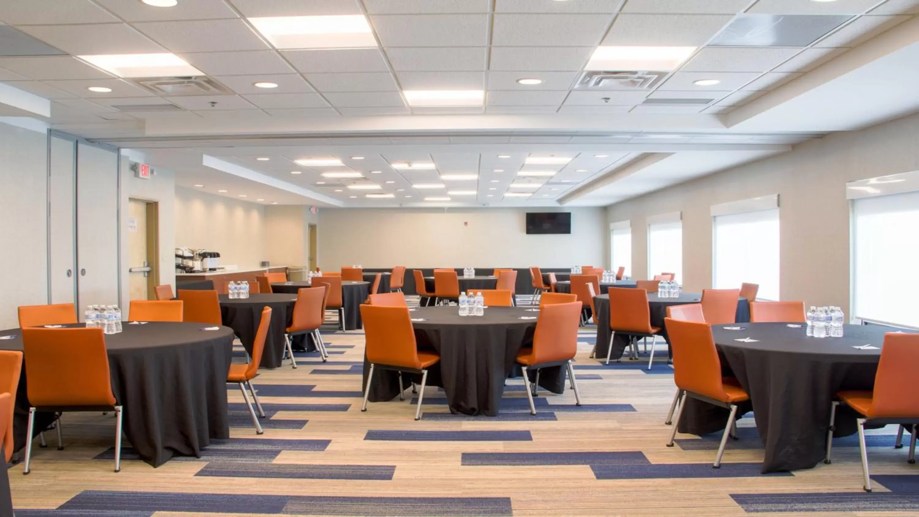 Meeting/conference room, Restaurant/Places to Eat in Holiday Inn Express & Suites Danville, an IHG Hotel
