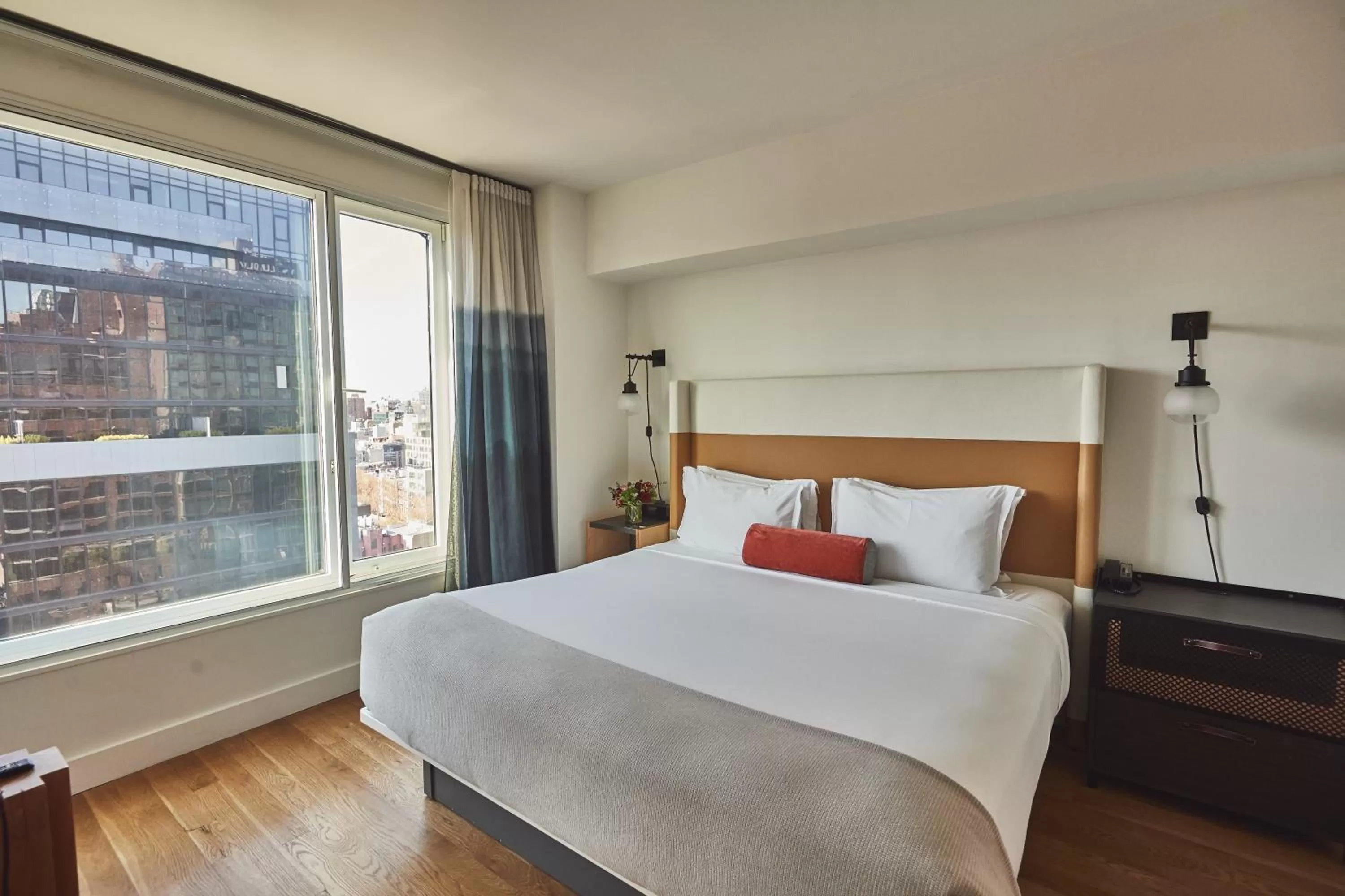 Photo of the whole room, Bed in Hotel Indigo Lower East Side New York by IHG
