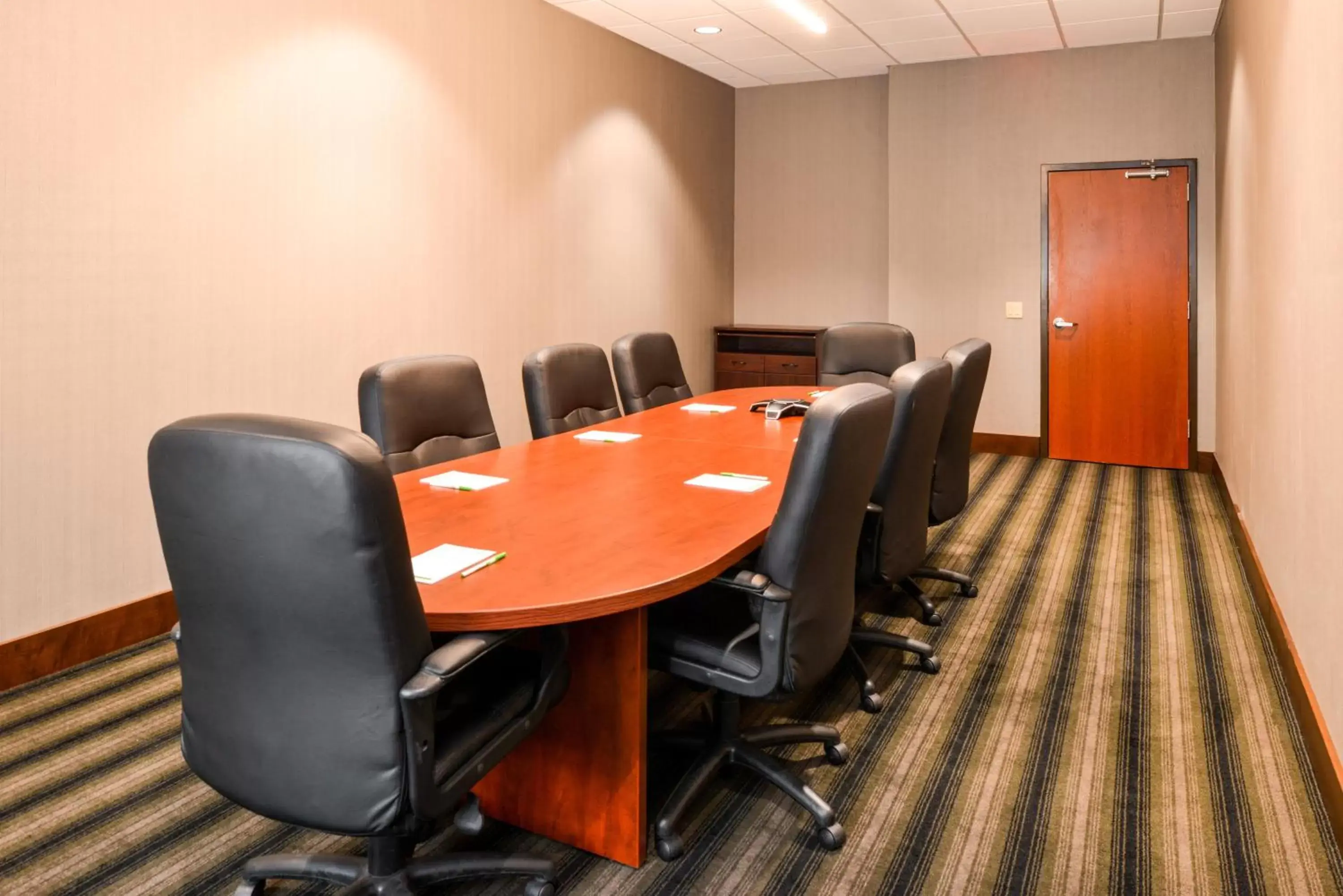 Meeting/conference room in Holiday Inn Poplar Bluff, an IHG Hotel