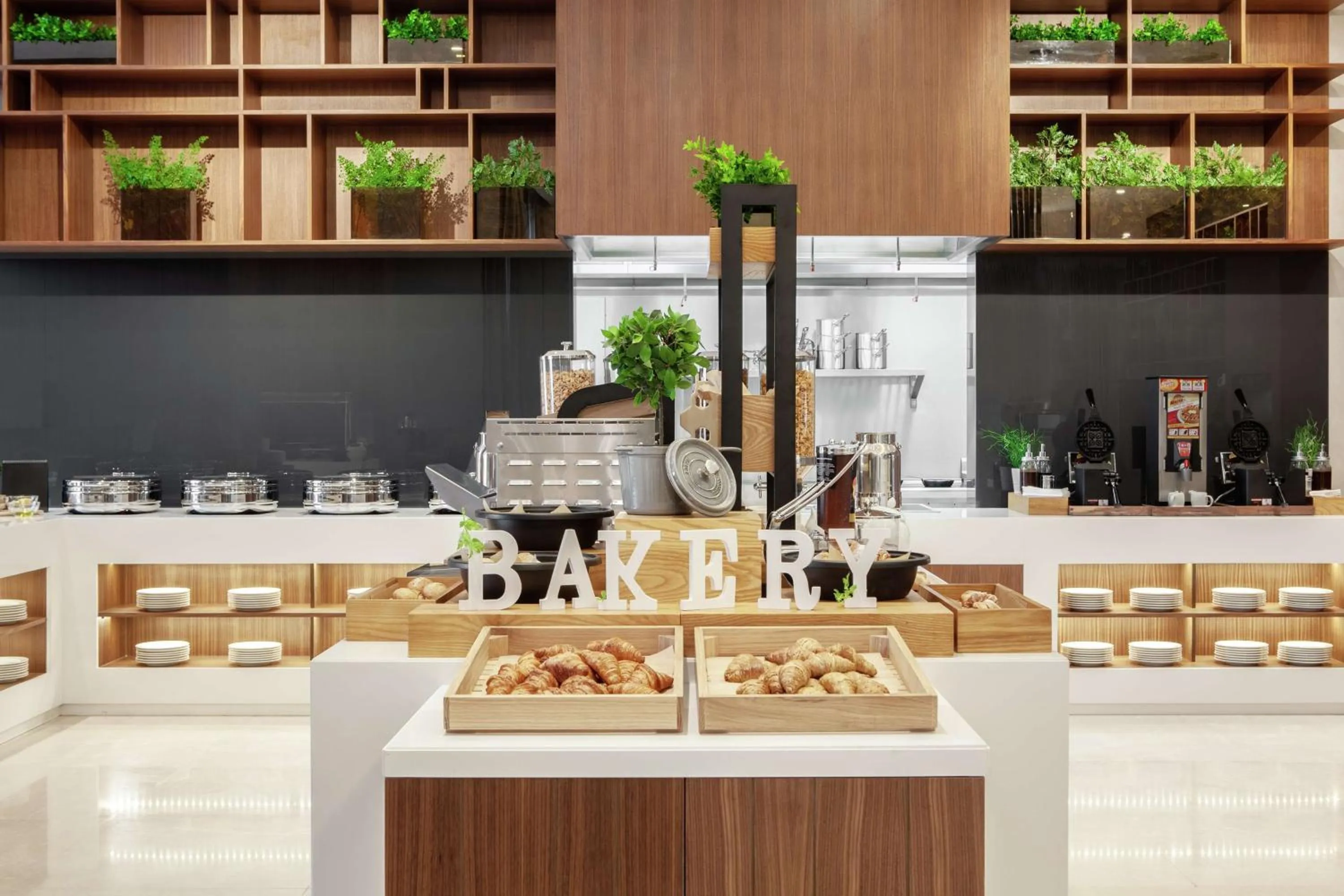 Restaurant/places to eat in DoubleTree by Hilton Dubai Al Jadaf