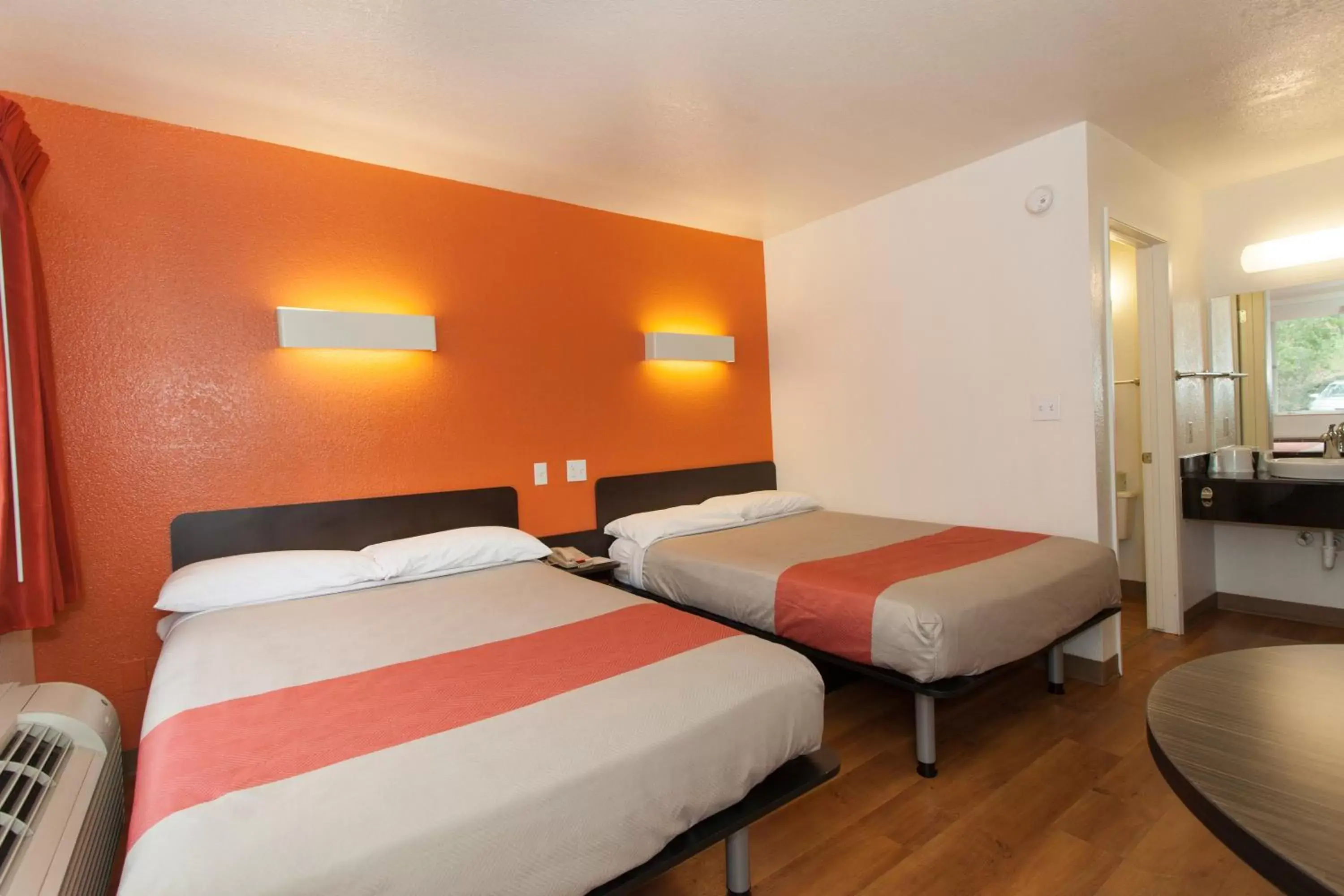 Bedroom, Bed in Motel 6-Sacramento, CA - Central