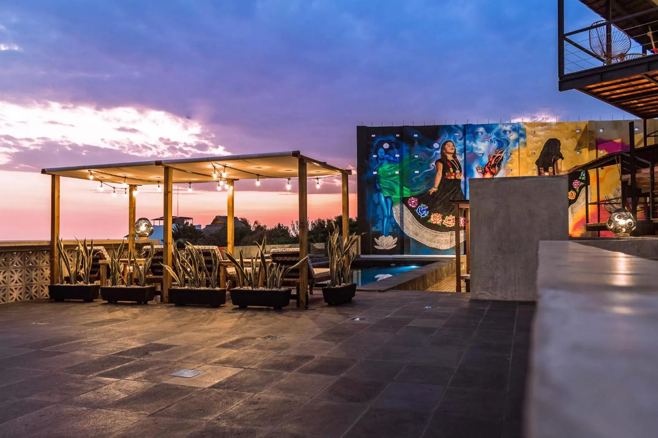 Patio in Cabane Container Hotel - ADULTS ONLY