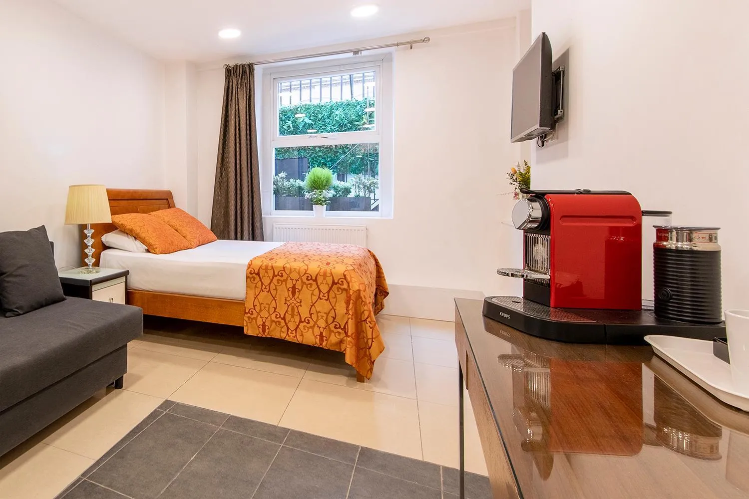 Bed in City Inn Russell Square