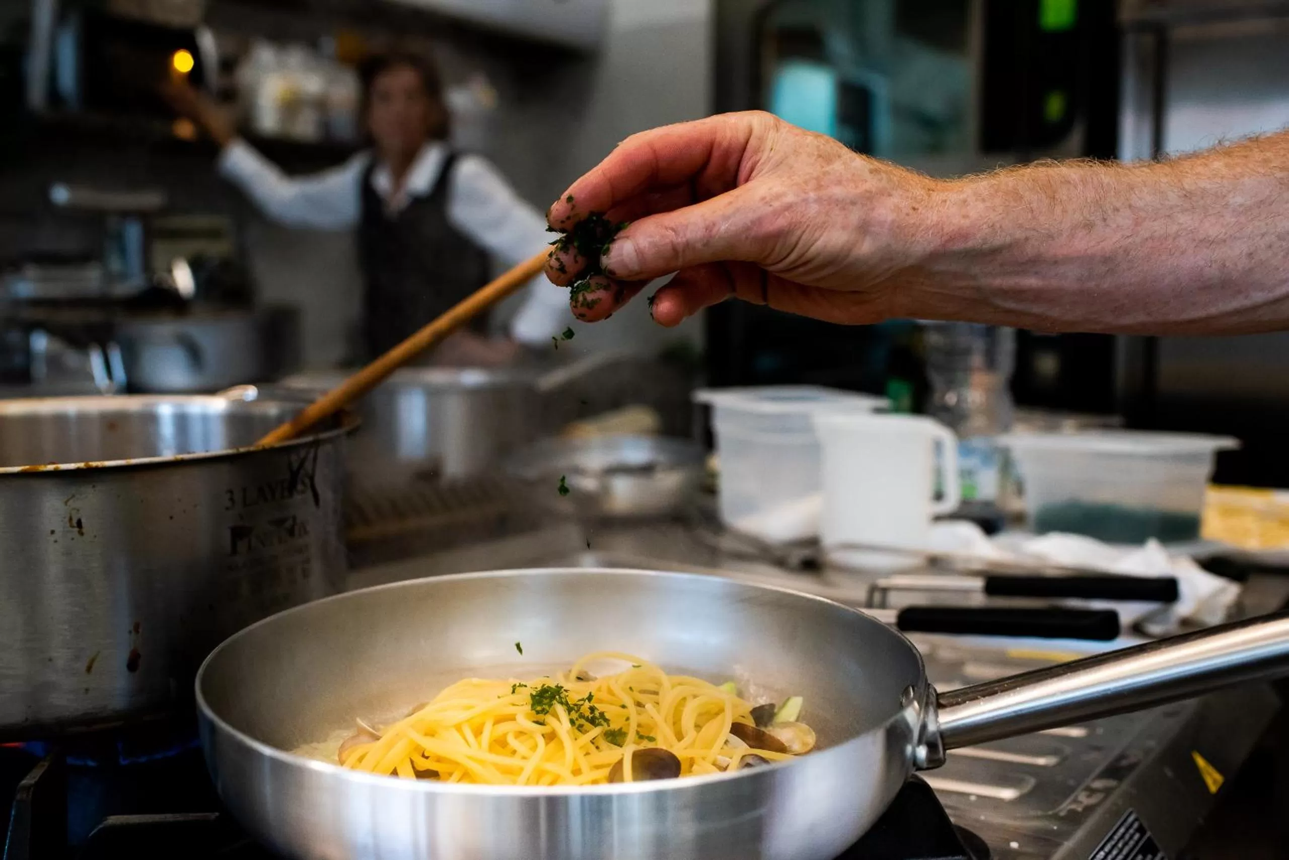 Restaurant/places to eat in M2 Hotel