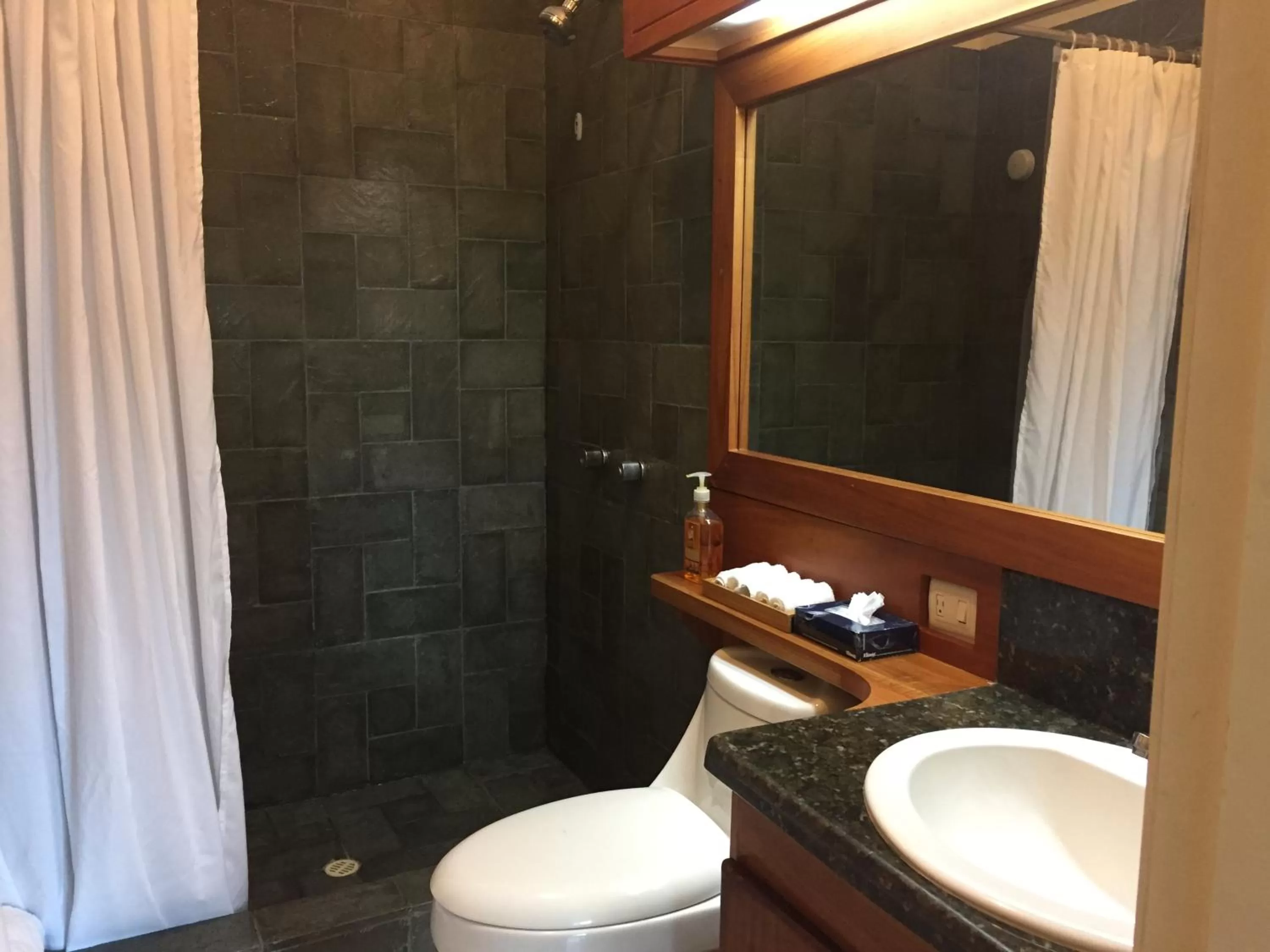 Bathroom in Torre Mar Galapagos Boutique Suites