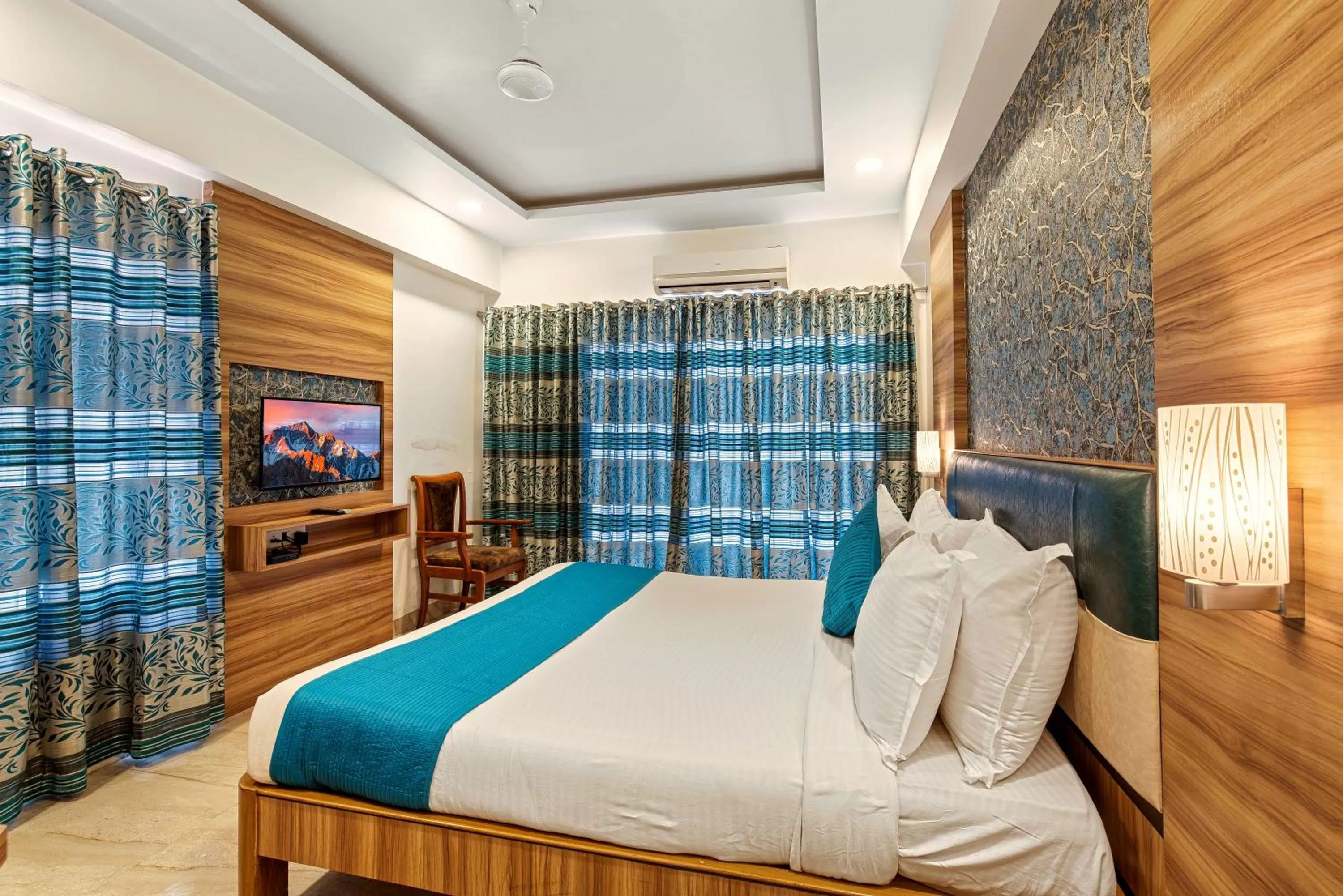 Bed in Mayur Retreat & Spa