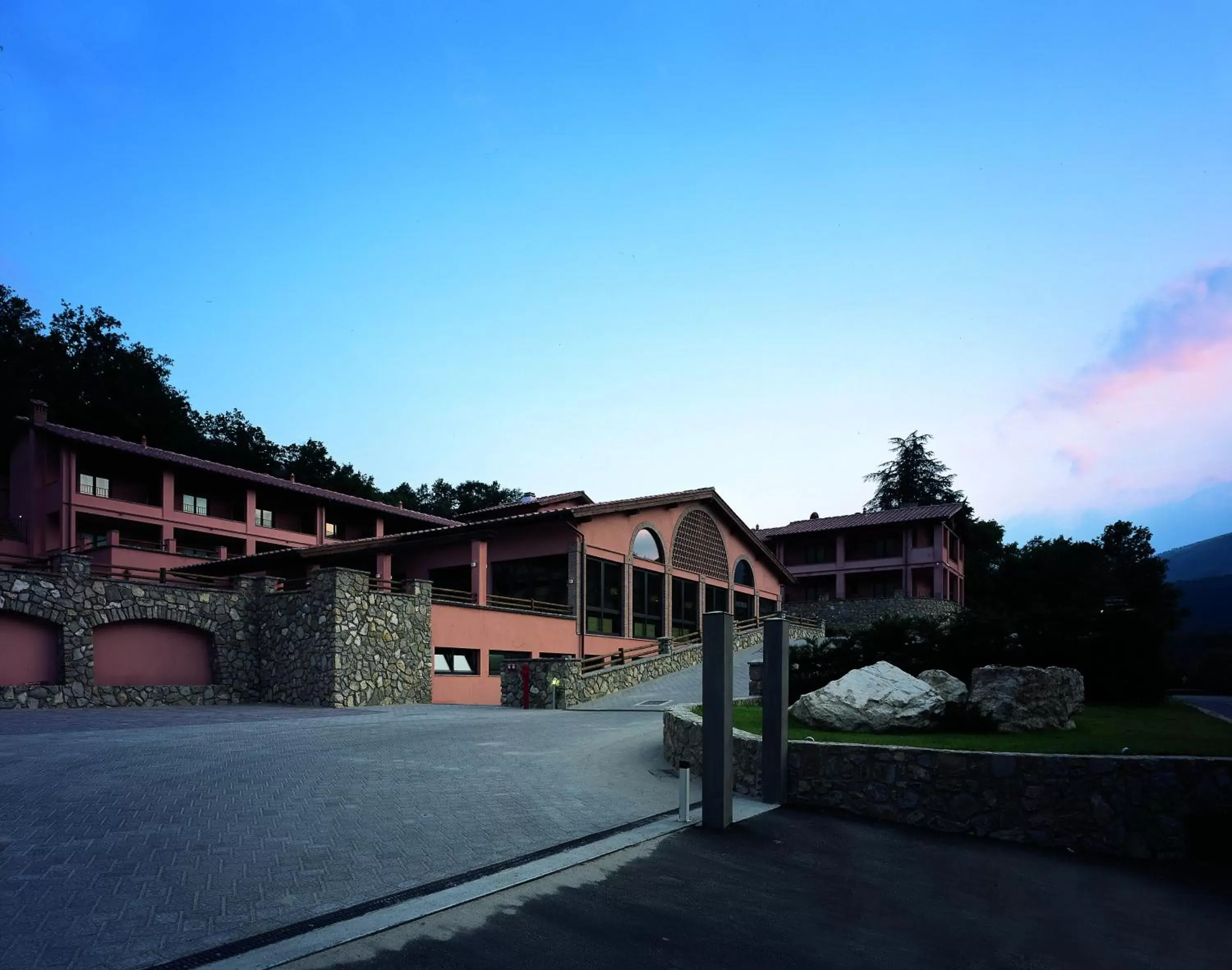 Facade/entrance, Property Building in Meridiana Country Hotel