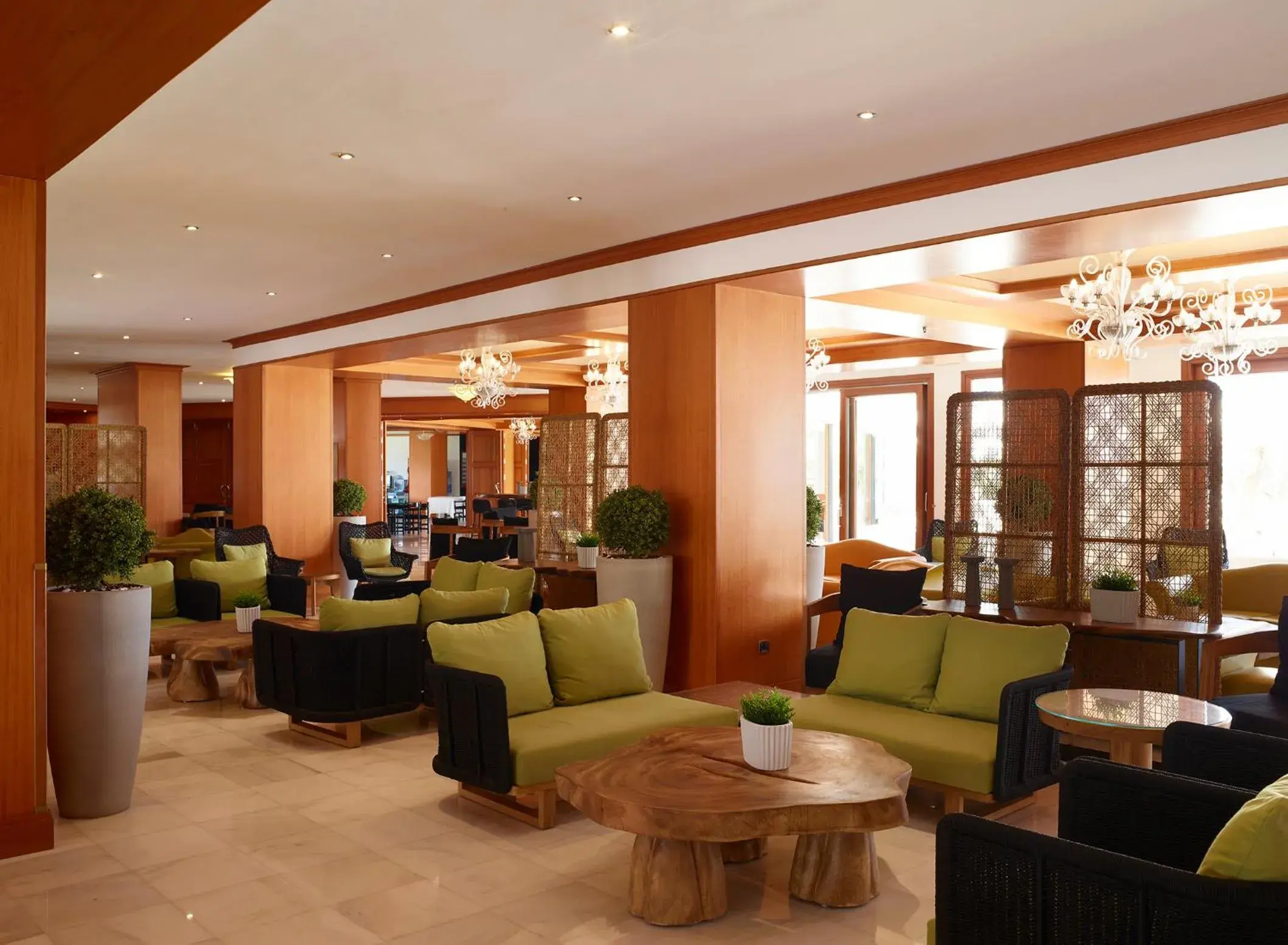 Lobby or reception, Lounge/Bar in Serita Beach Hotel