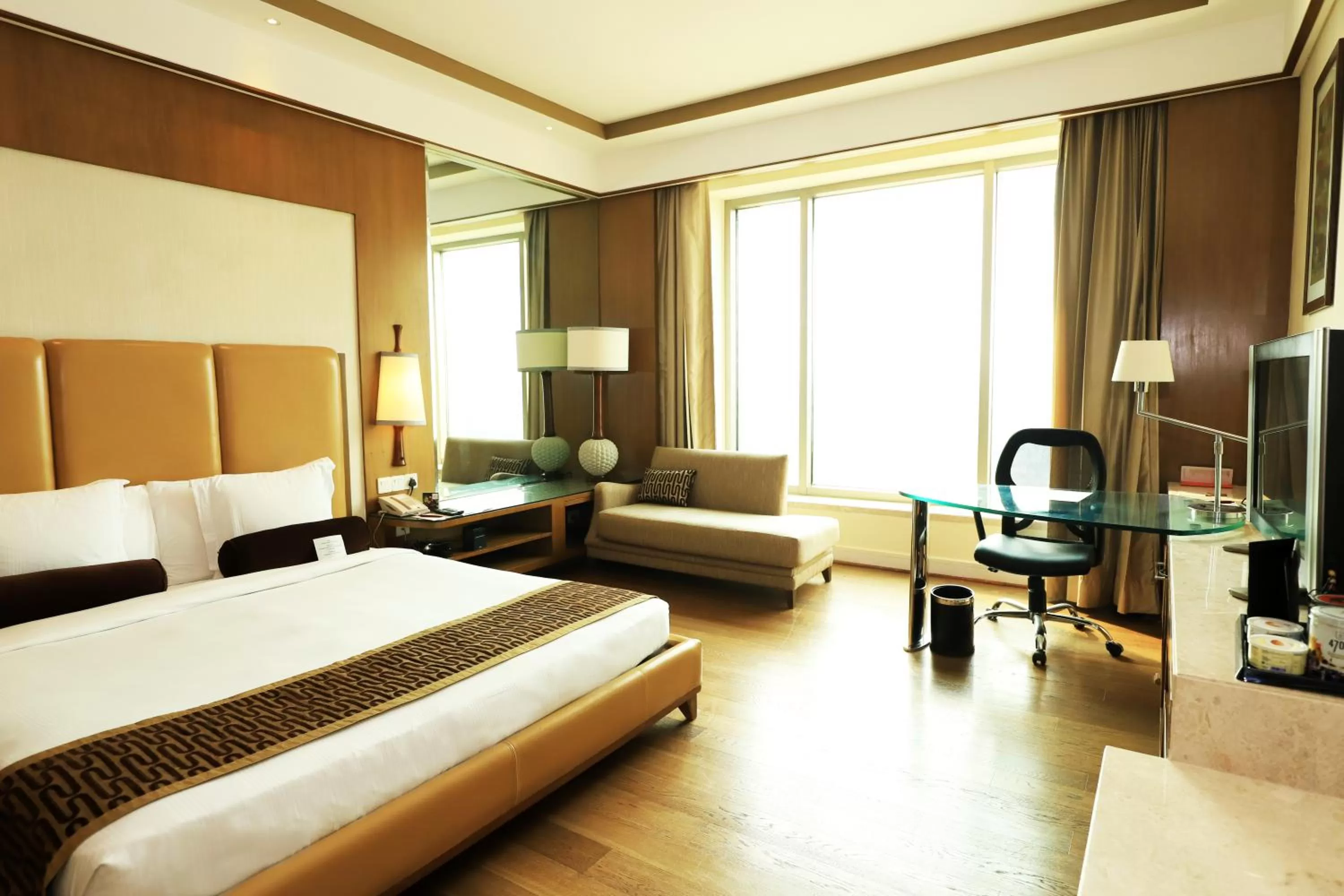 Photo of the whole room, Bed in Crowne Plaza New Delhi Okhla by IHG