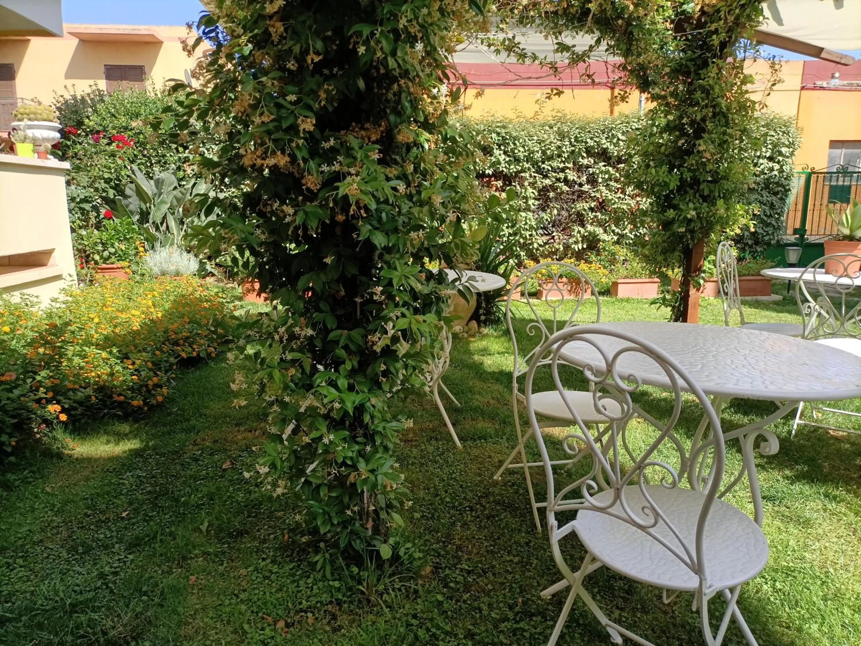 Garden in Gemma Di Gallura Charme B&B