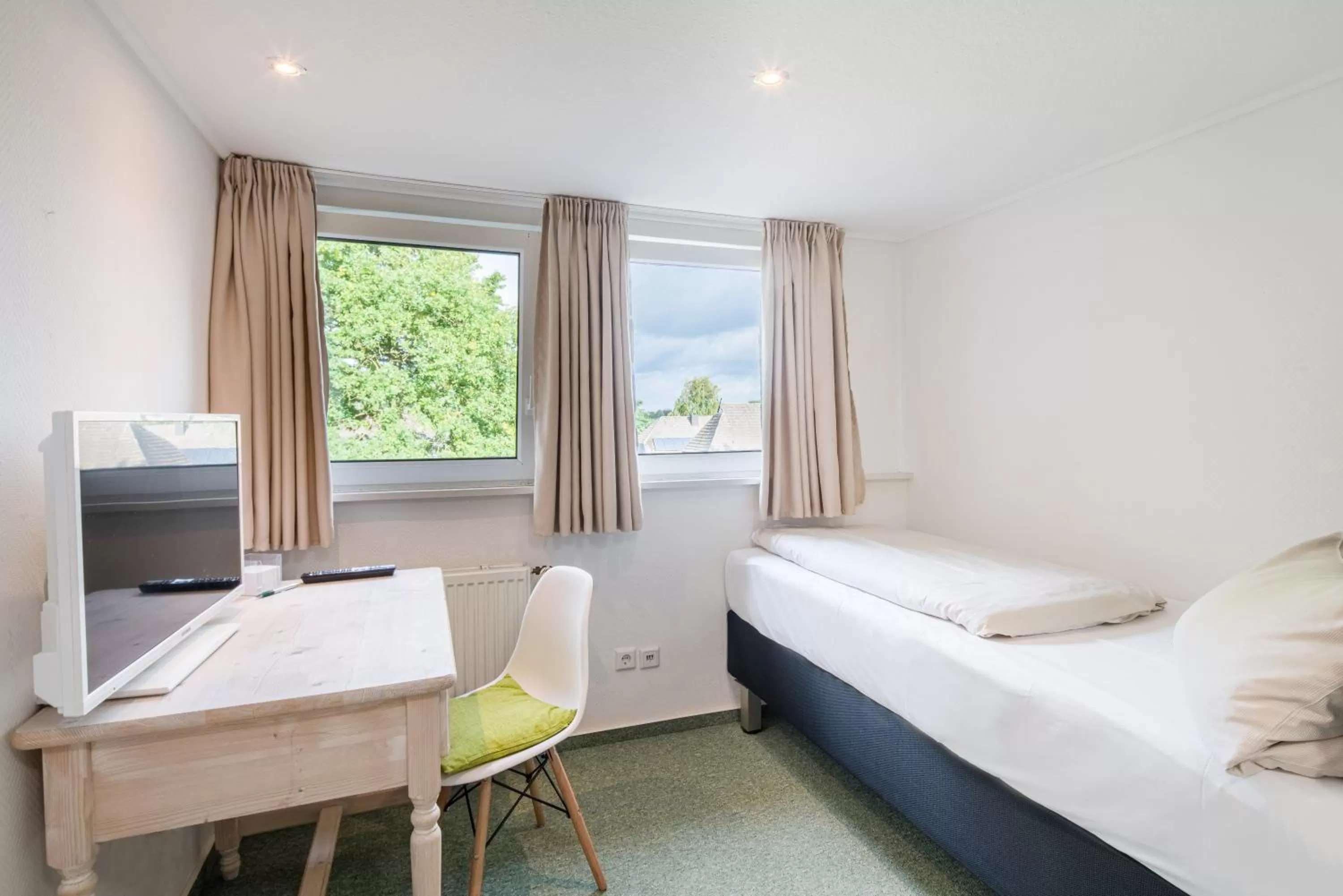 Photo of the whole room, Bed in Hotel Hopener Wald ,Self Check In