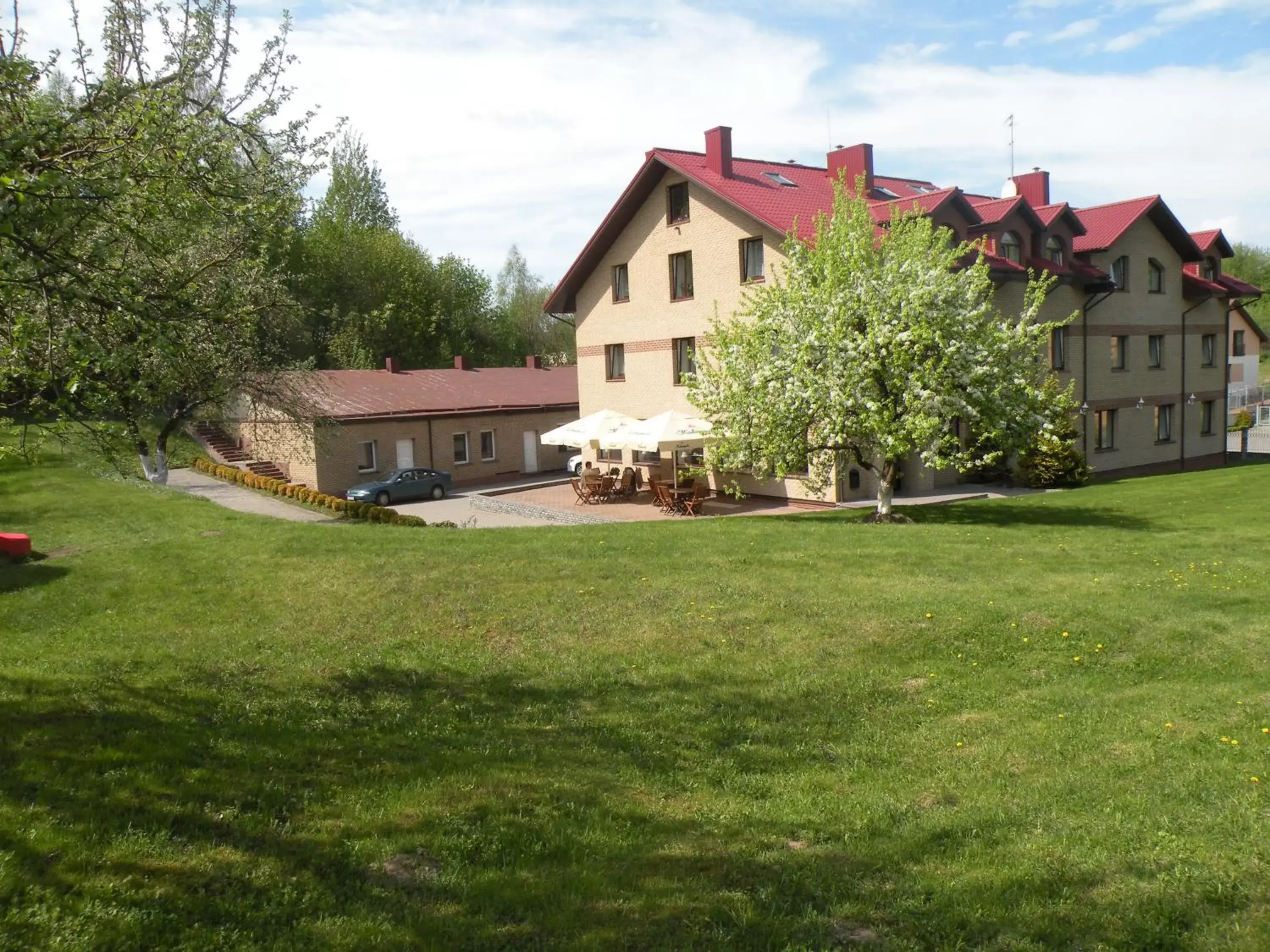 Area and facilities, Garden in Amicus Hotel