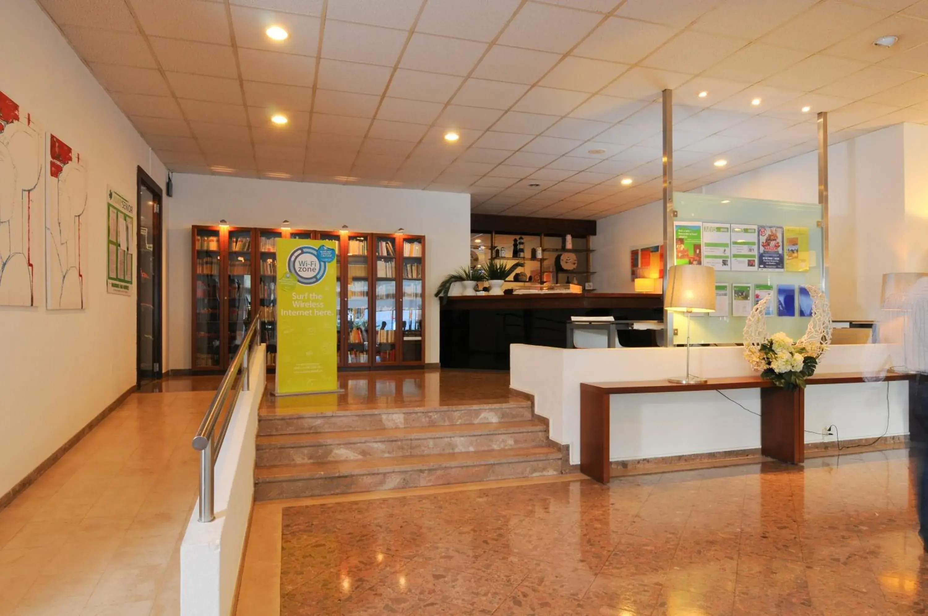 Lobby or reception in INATEL Albufeira Lobby or reception in INATEL Albufeira