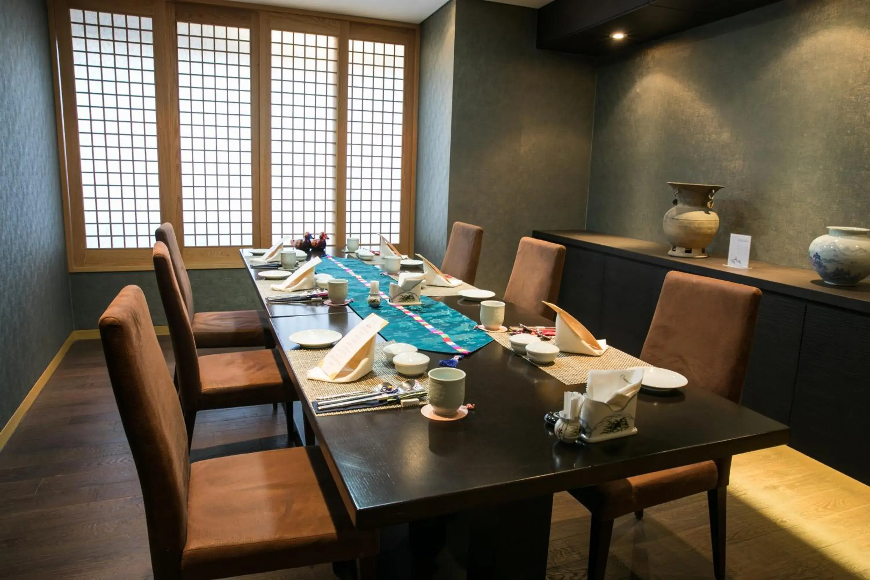 Restaurant/places to eat in Commodore Hotel Busan Restaurant/places to eat in Commodore Hotel Busan