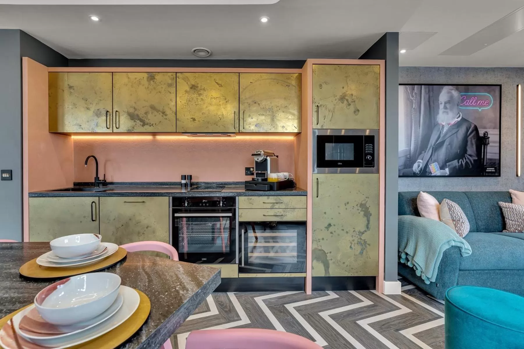 Kitchen or kitchenette in Roomzzz Edinburgh