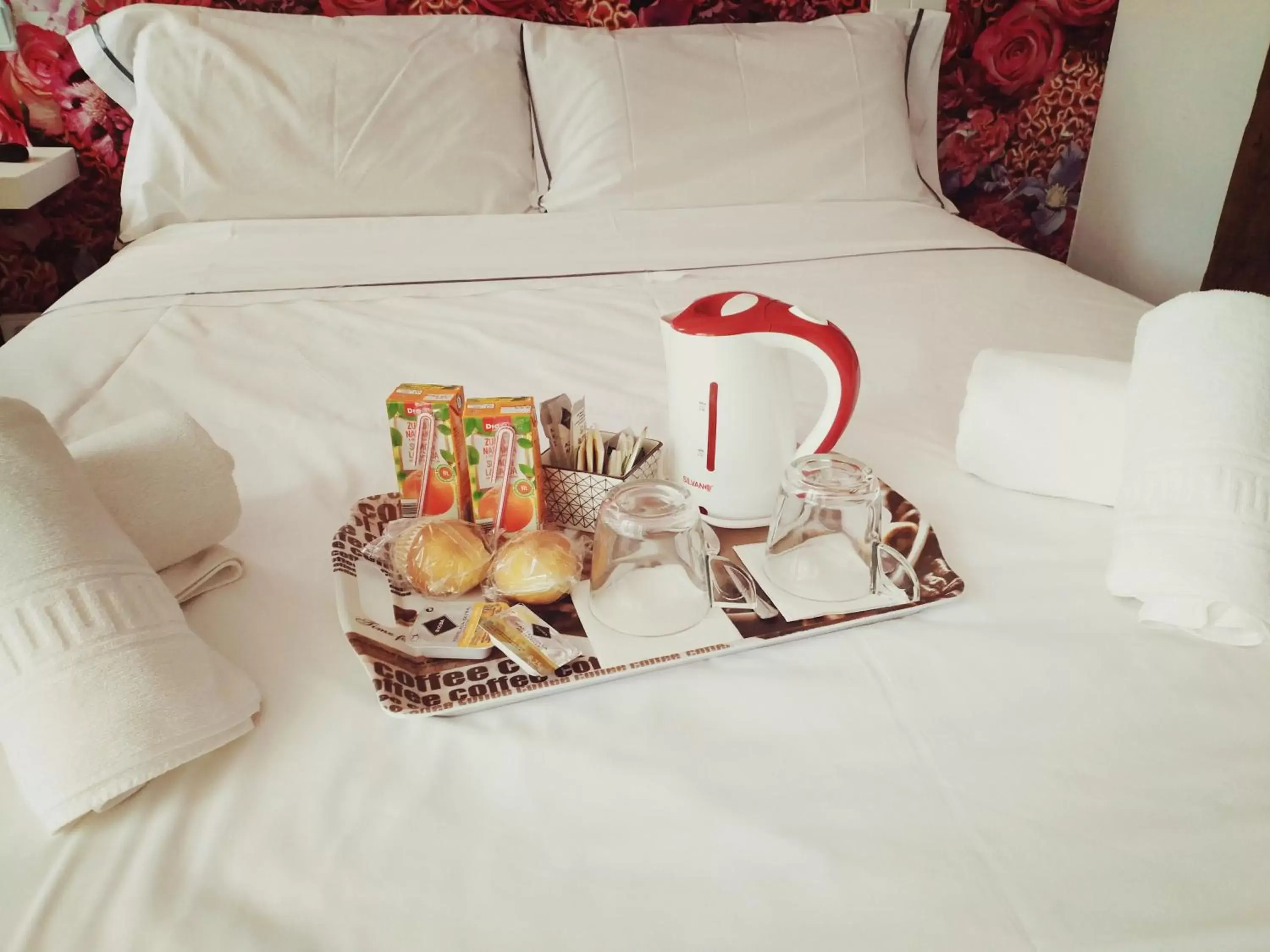 Breakfast, Bed in Rin Rooms