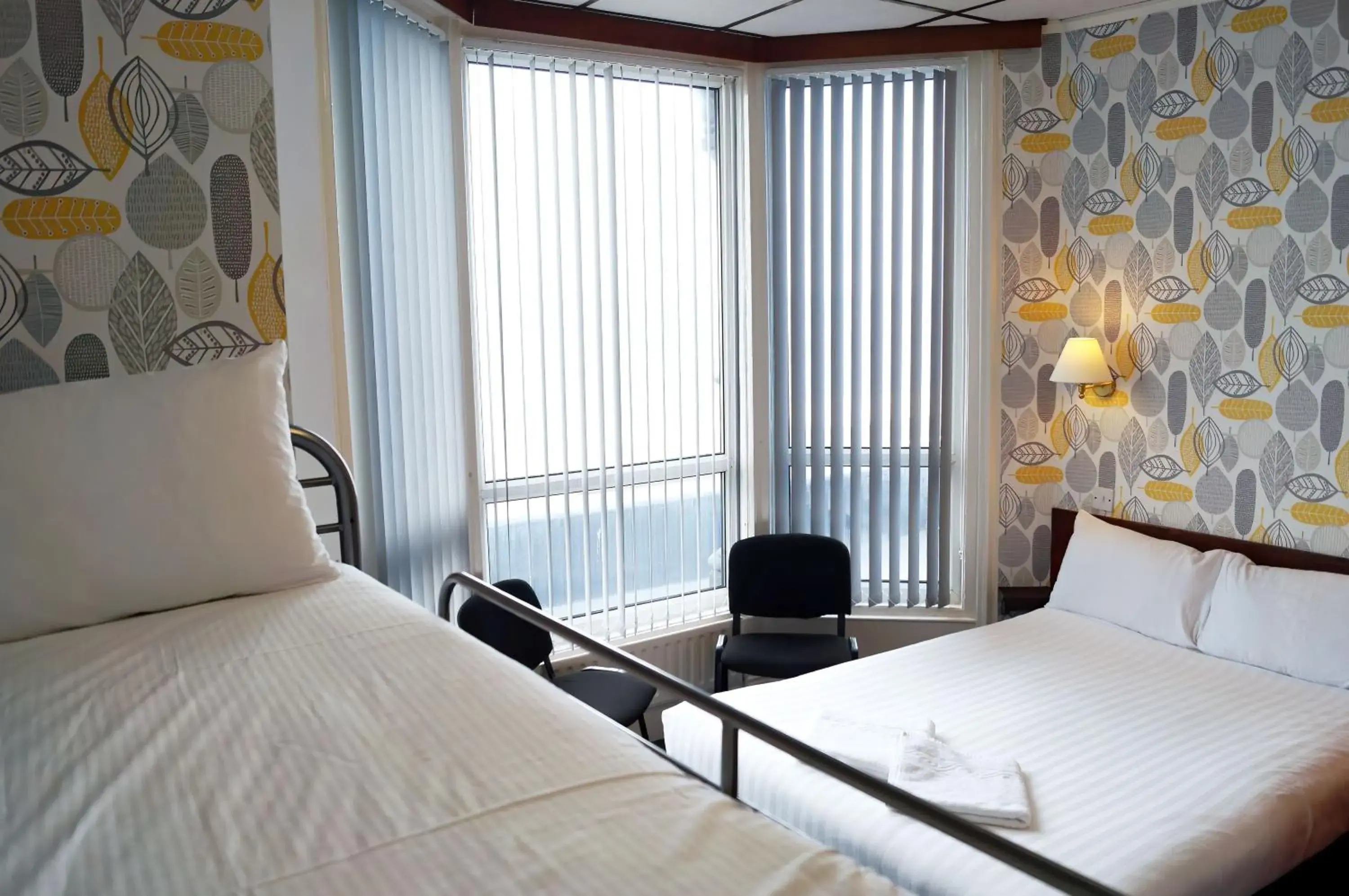 Deluxe Triple Room with Sea View in Bedford Hotel