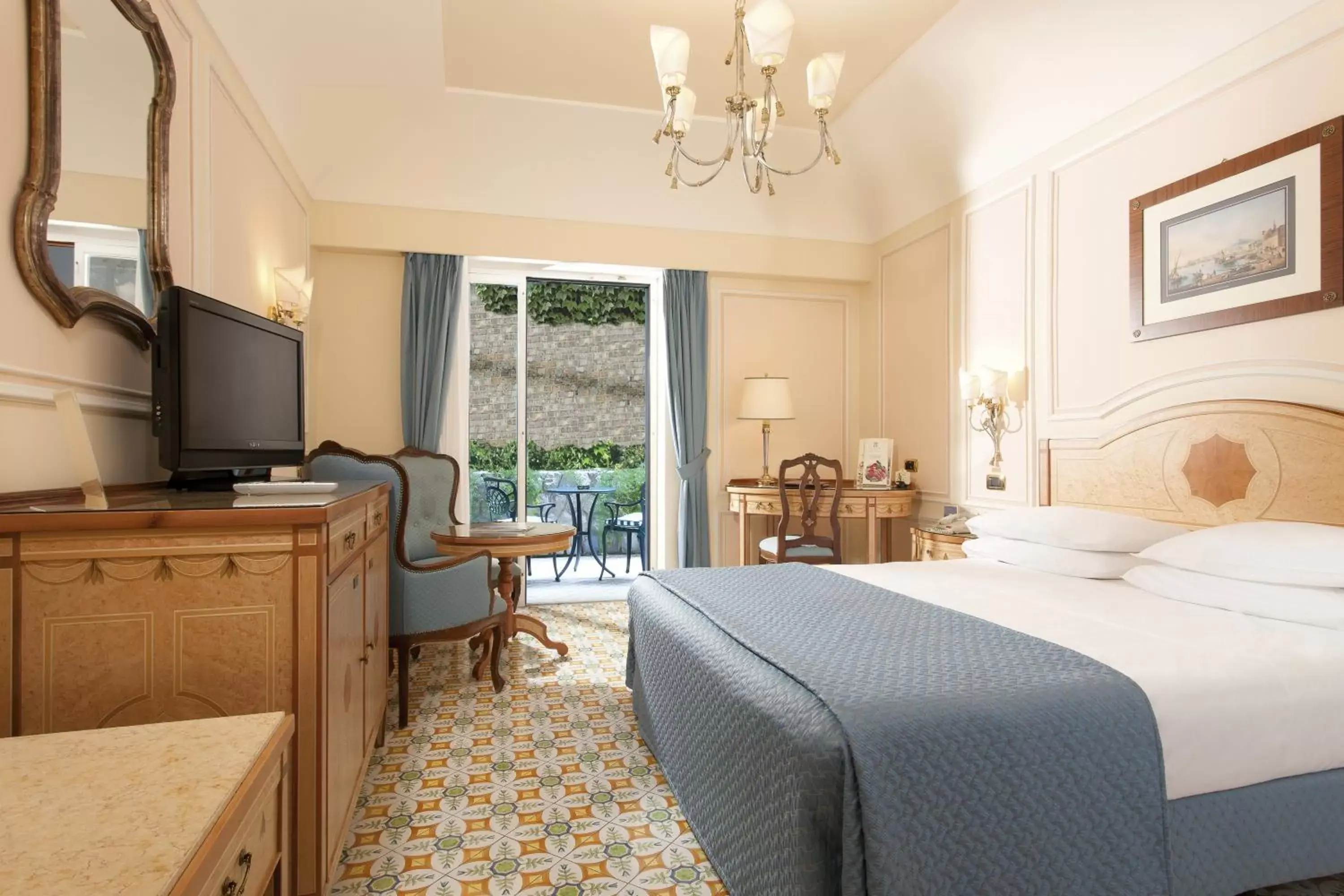 Bedroom, Bed in Grand Hotel Capodimonte