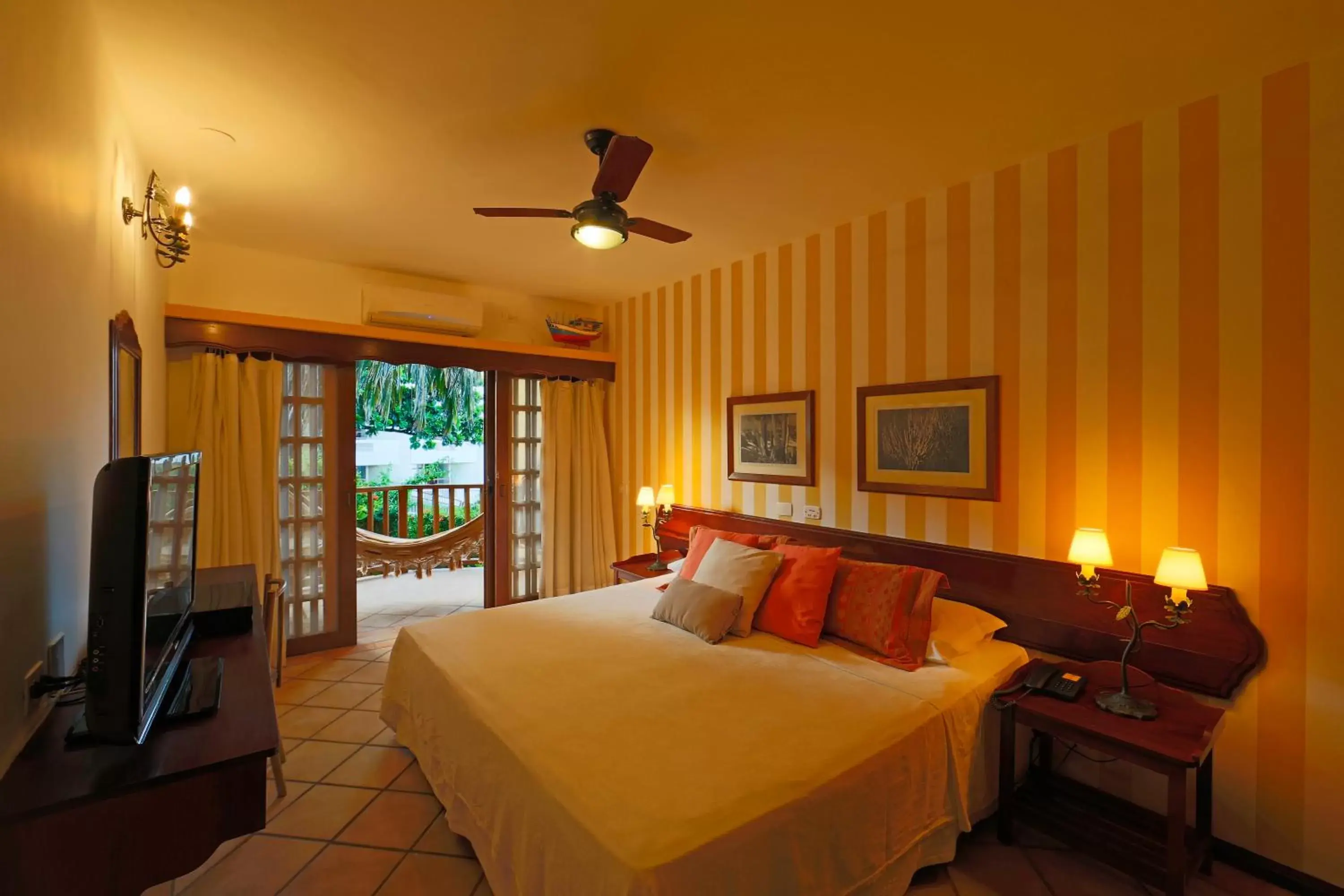 Bedroom, Bed in Manary Praia Hotel