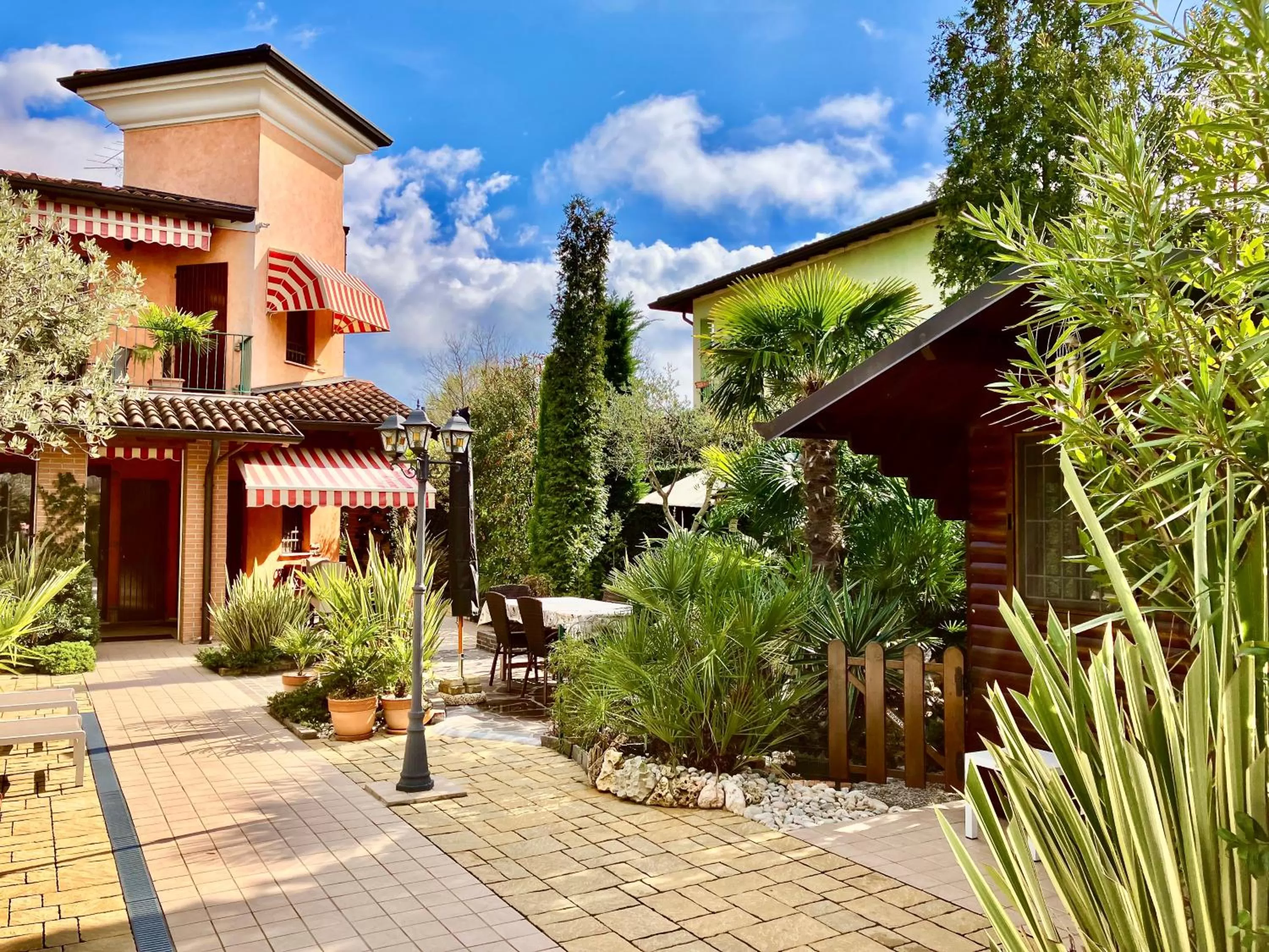 Property building in B&B Desenzano Paradise