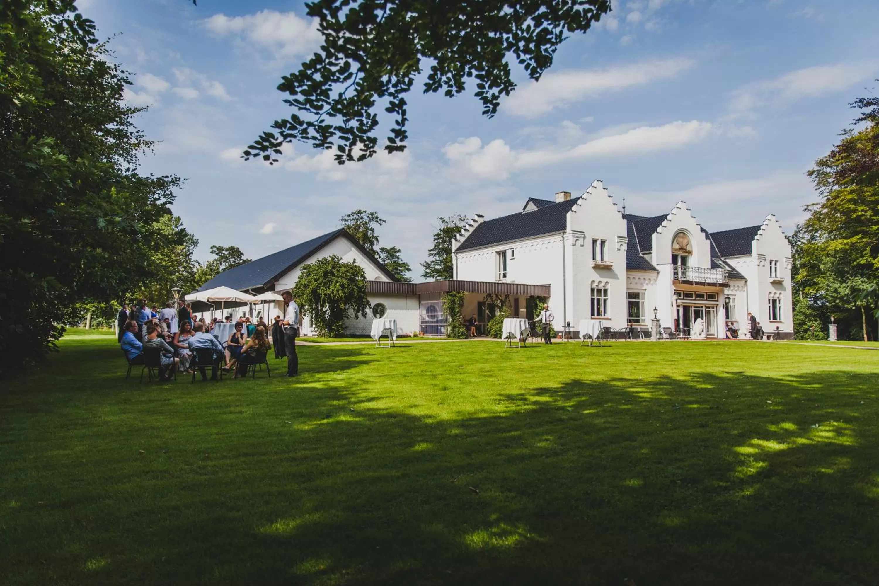 Property building in Gørdinglund Herregård Bed & Breakfast