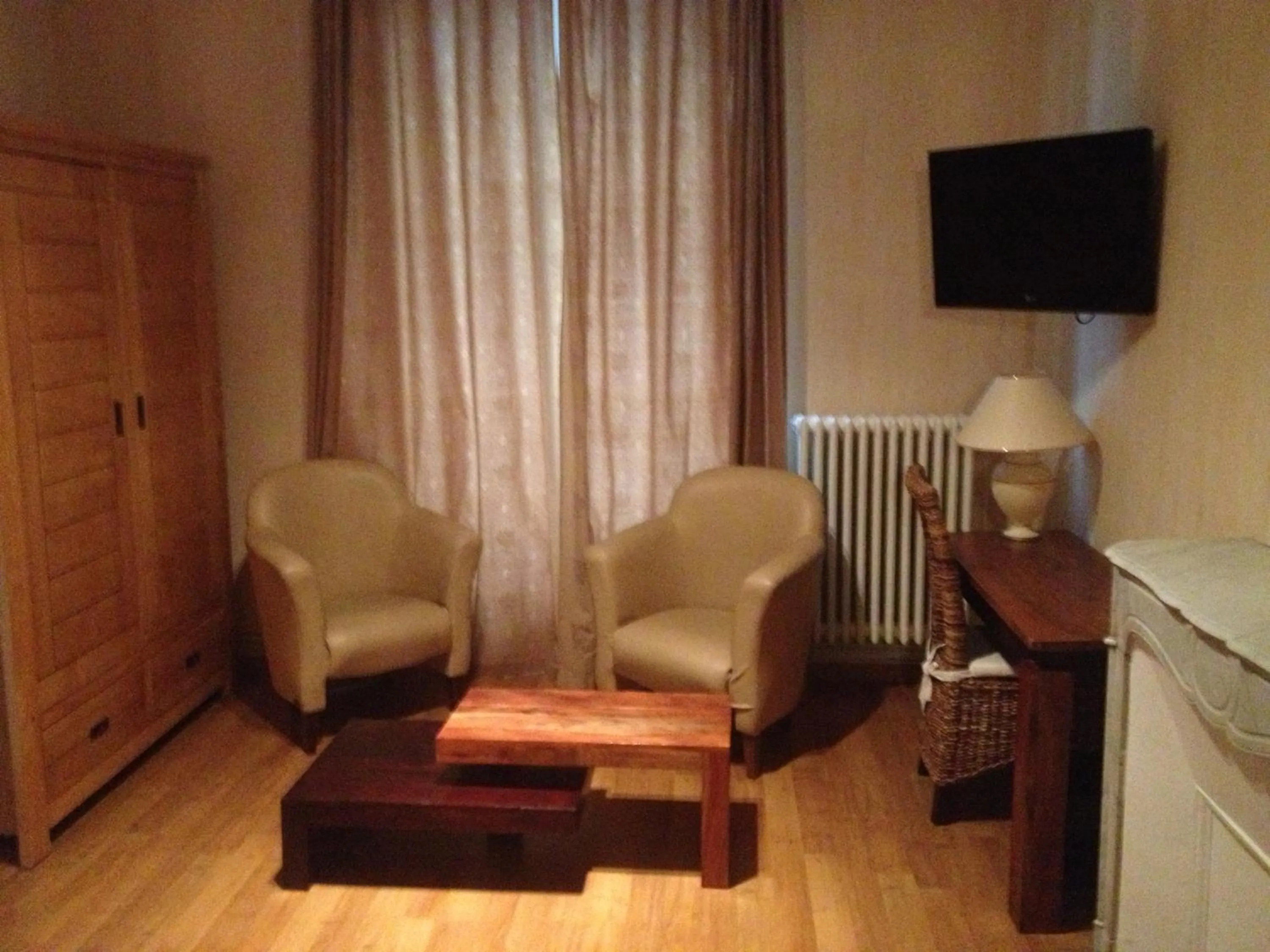 TV and multimedia in Hotel Couleurs Sud Centre-ville Gare Charleville-Mézières