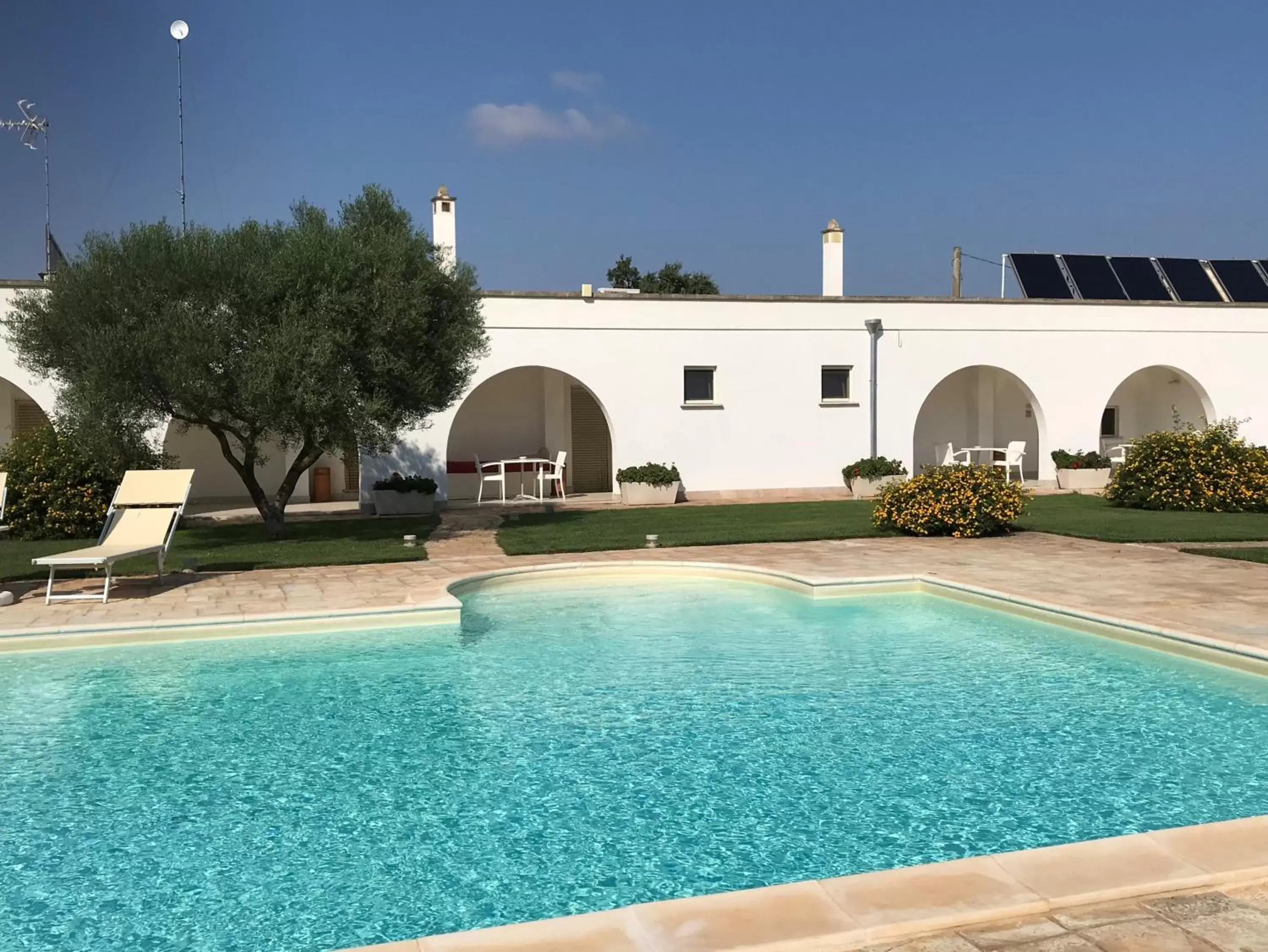 Swimming Pool in Relais Masseria della Colomba - Agriturismo