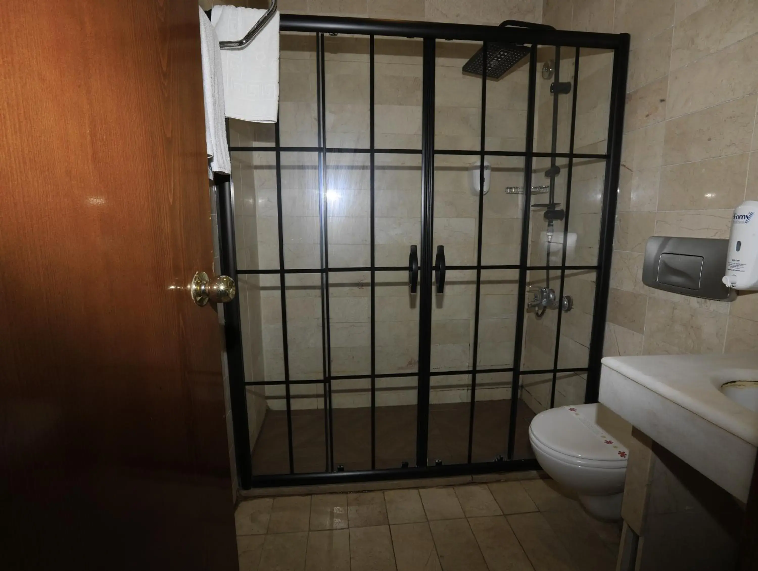 Shower, Bathroom in Nil Hotel