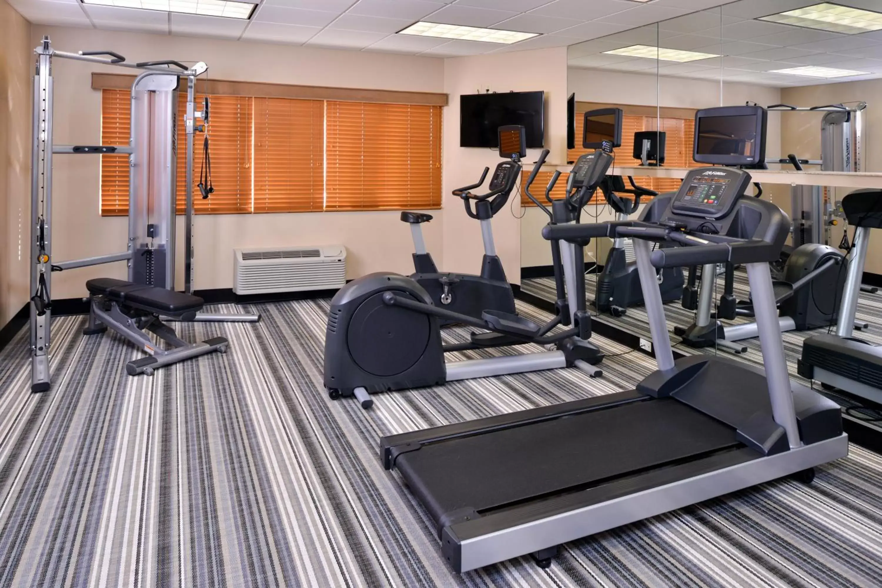 Spa and wellness centre/facilities, Fitness Center/Facilities in Candlewood Suites Winchester, an IHG Hotel