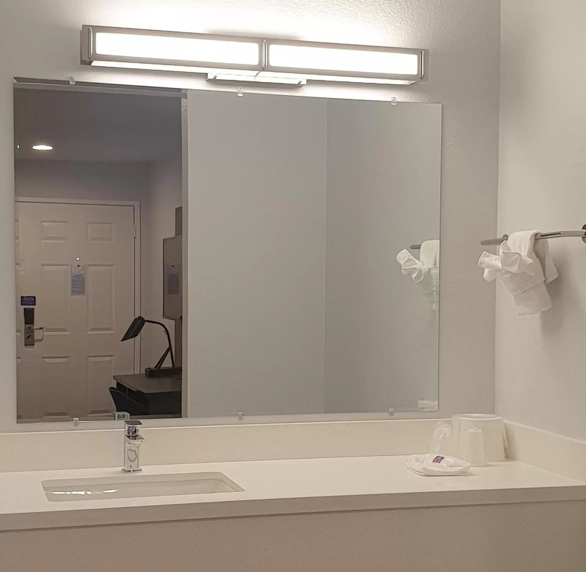 Area and facilities, Bathroom in Motel 6-Bellflower, CA - Los Angeles