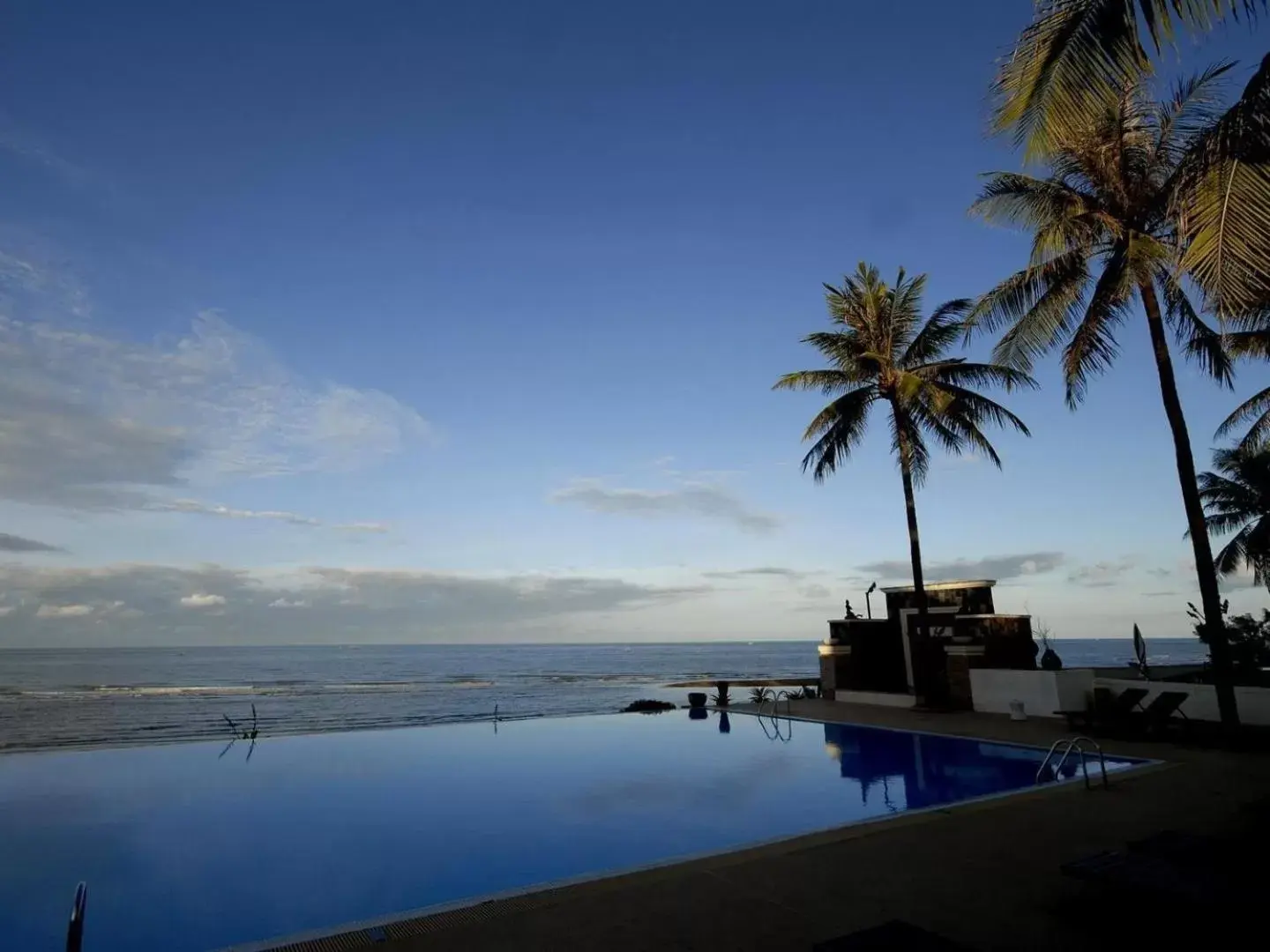 Sea view, Swimming Pool in Golden Pine Beach Resort