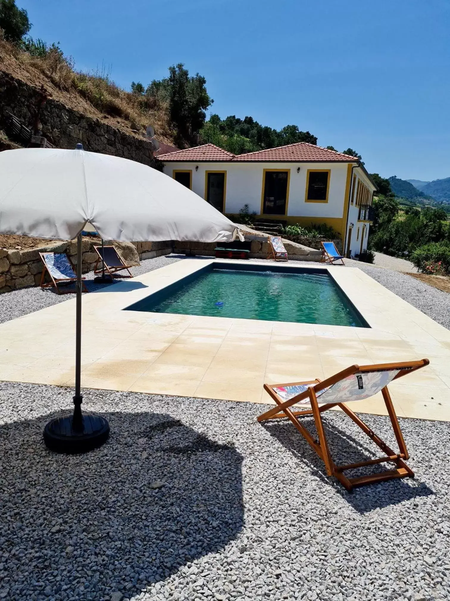 Swimming Pool in Quinta do Fojo Valonguinho, Barrô