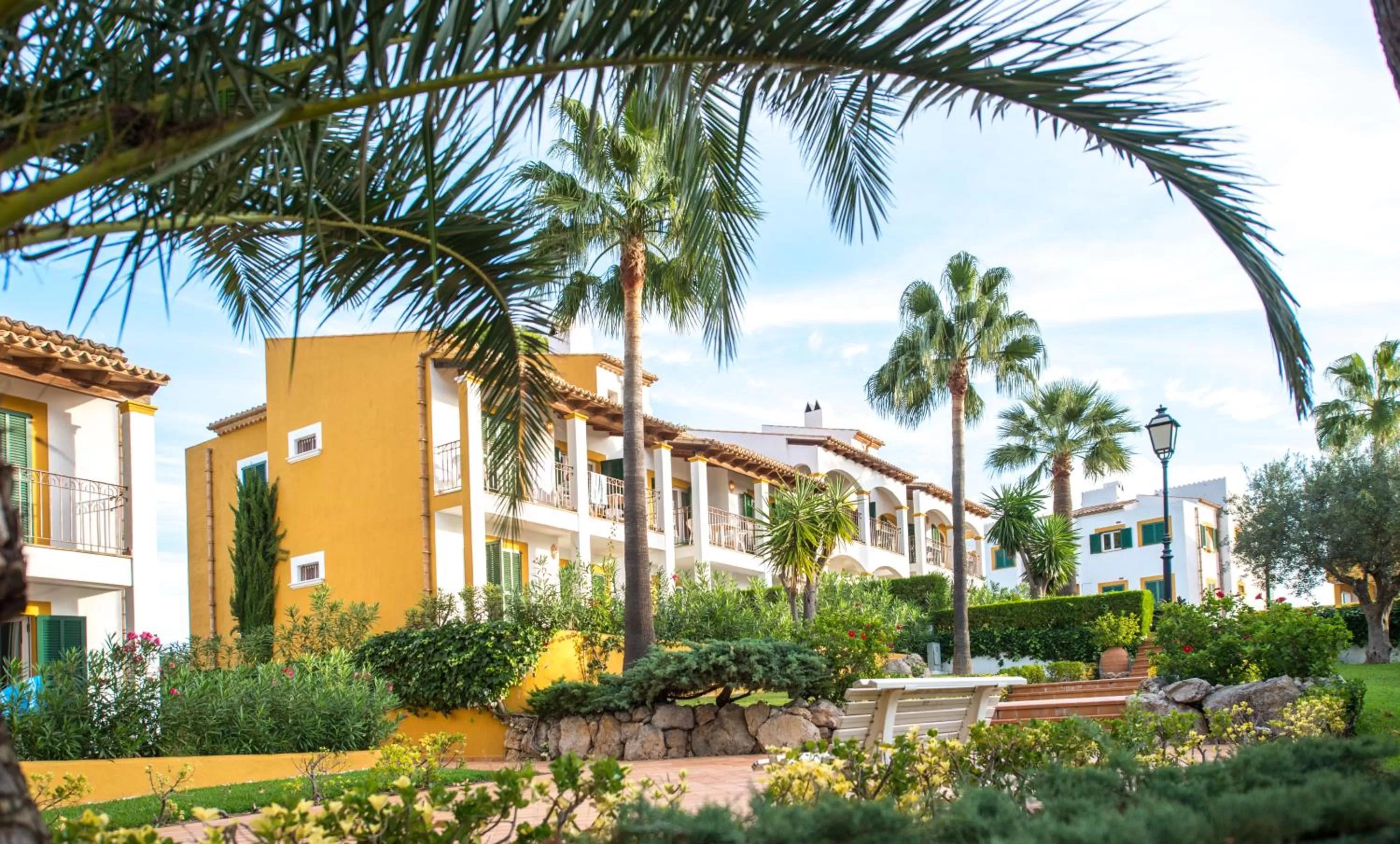 Property building in Aparthotel Ona Aucanada