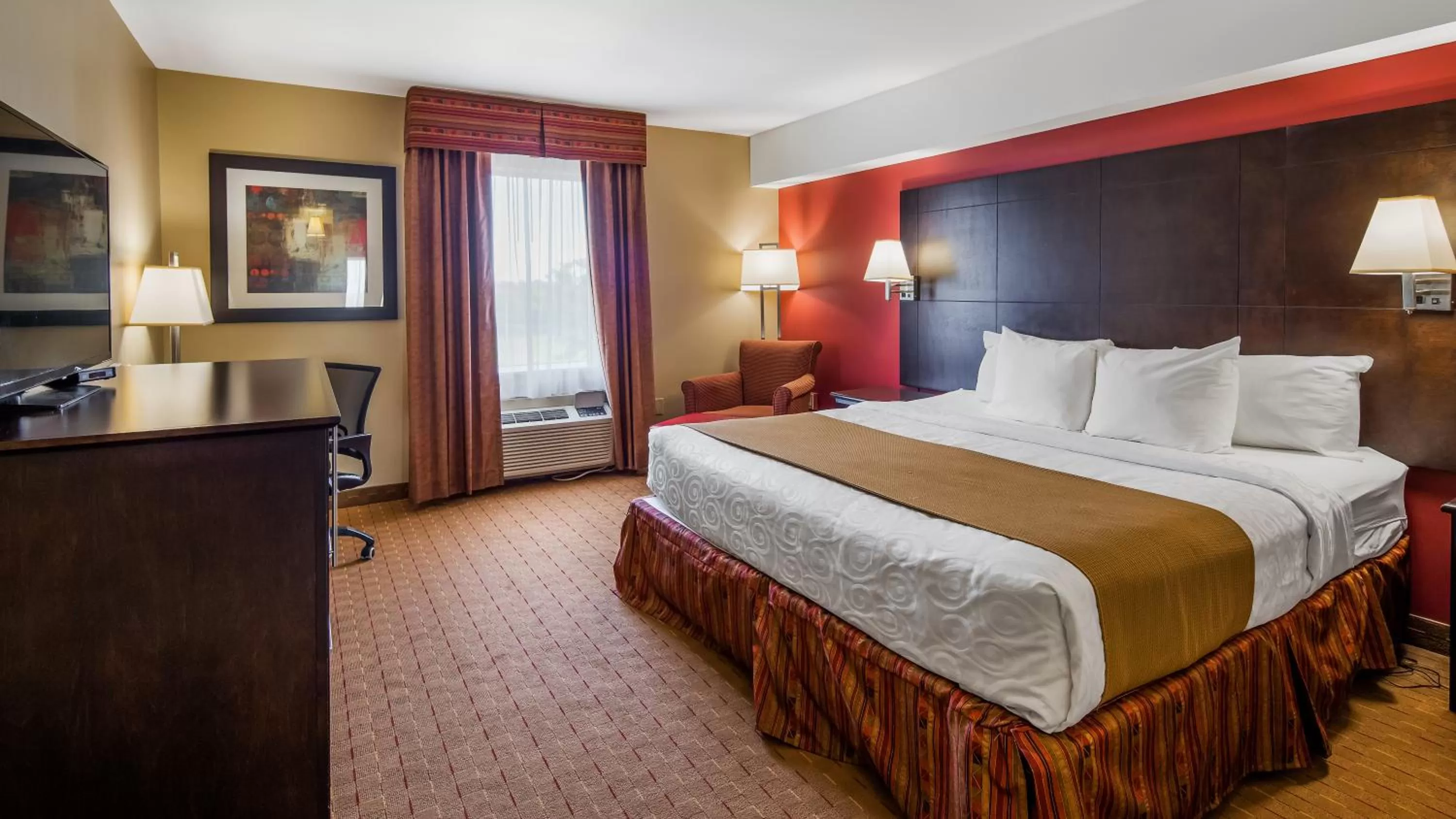Bedroom, Bed in Best Western Plus Bowmanville