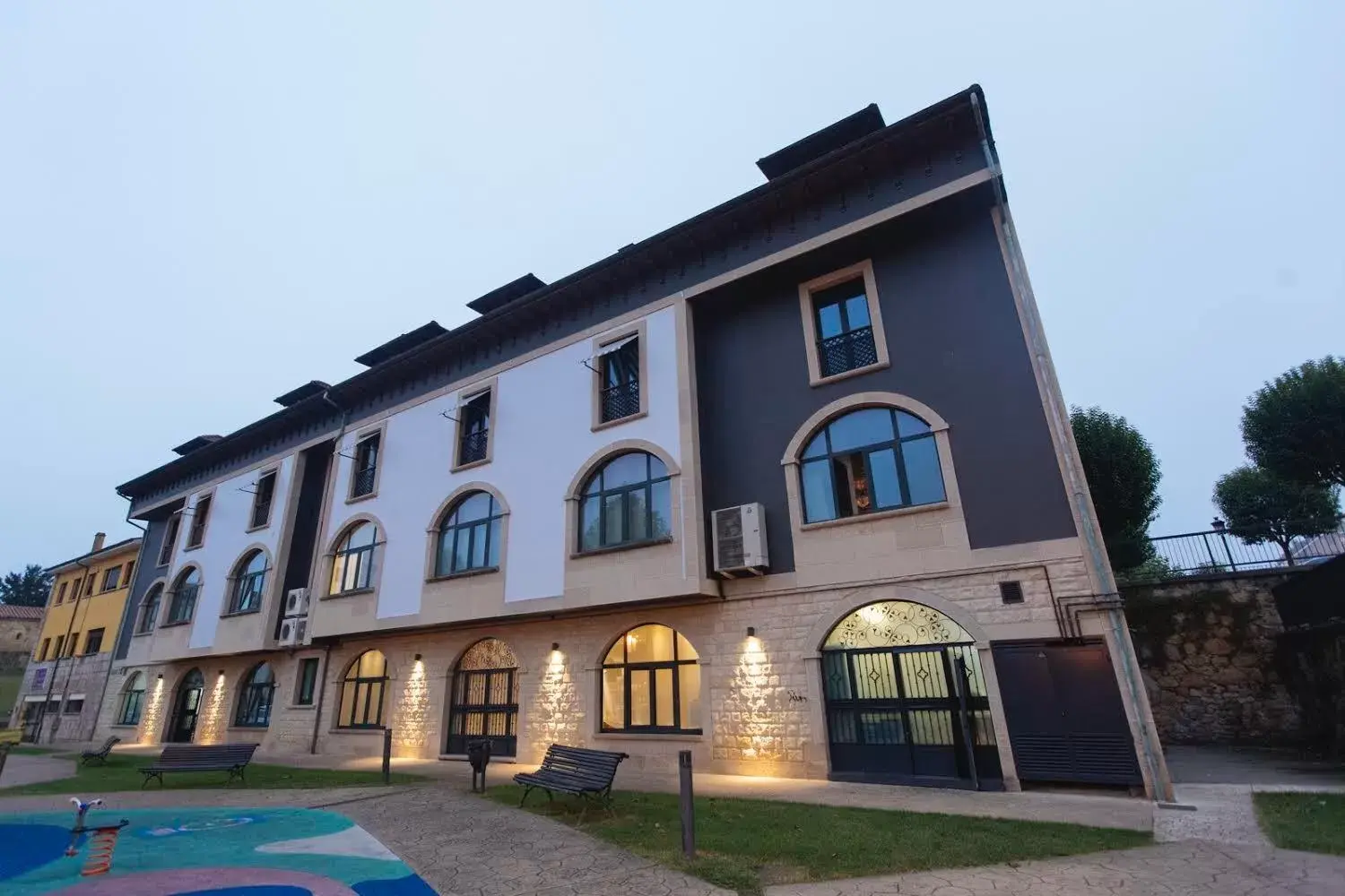 Facade/entrance, Property Building in Hotel Santa Cruz