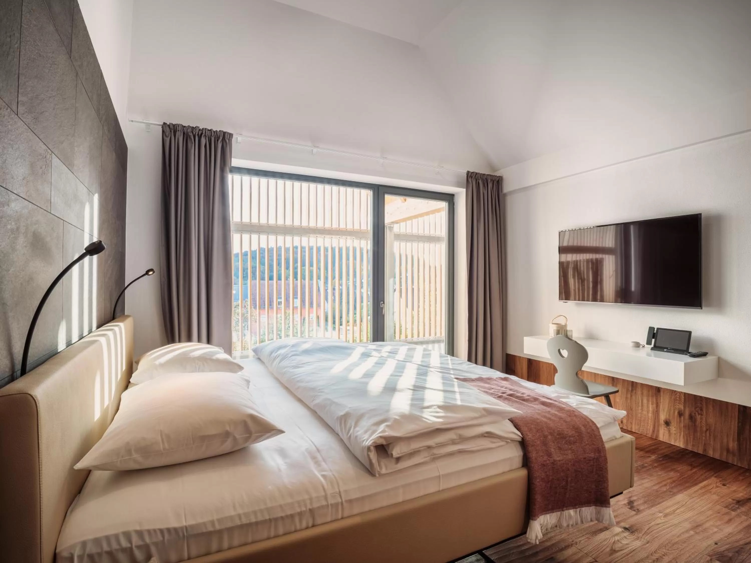 Bed in Romantik Hotel Hirschen