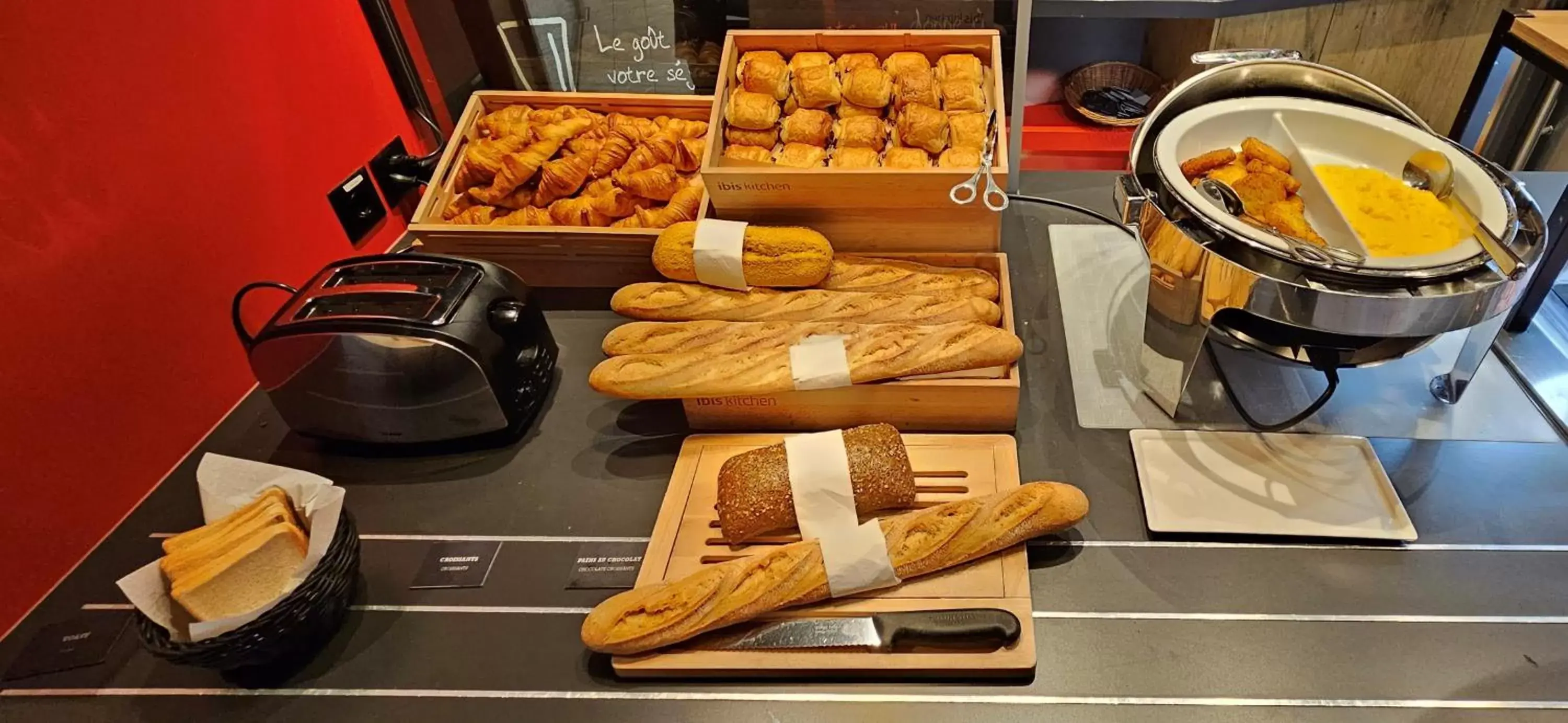 Buffet breakfast, Food in ibis Genève Aéroport