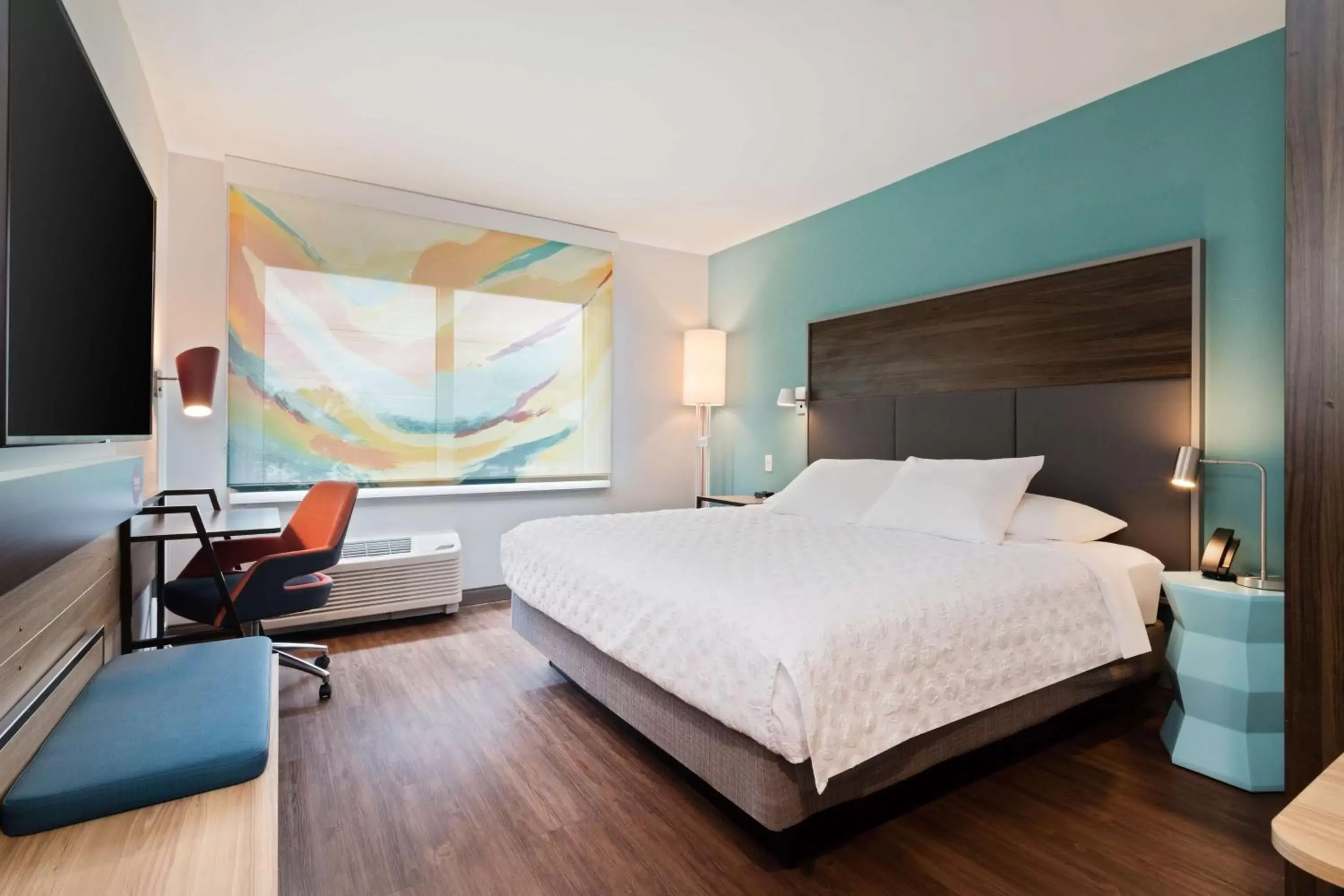 Bedroom in Tru By Hilton Bradenton I-75, FL