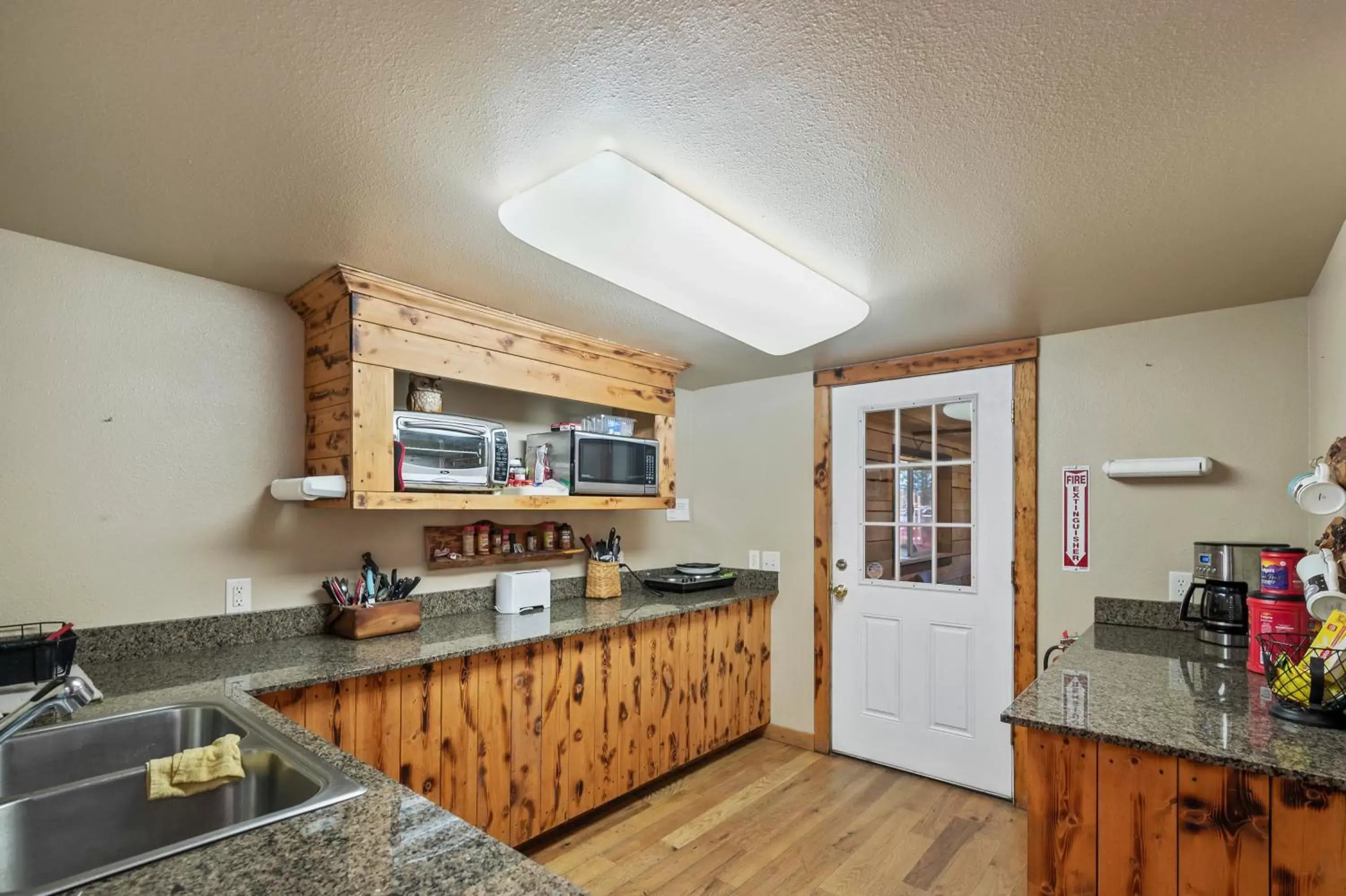 Kitchen/Kitchenette in Birch Glen Lodge