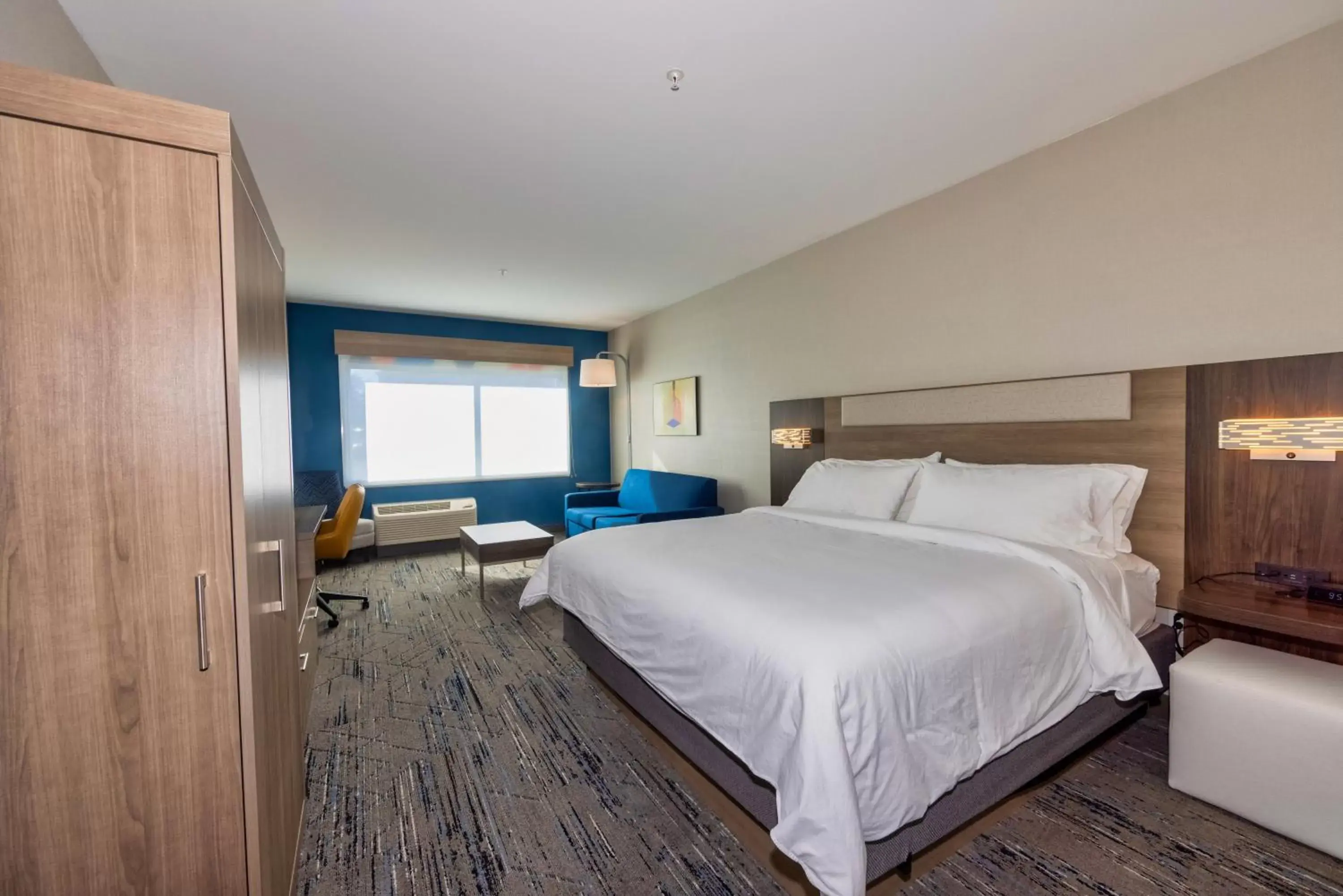 Guests, Bed in Holiday Inn Express & Suites - Harrisonburg University Area , an IHG Hotel